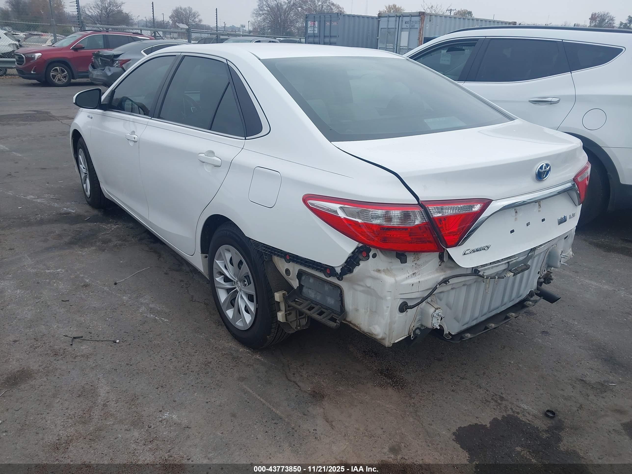TOYOTA CAMRY image 3