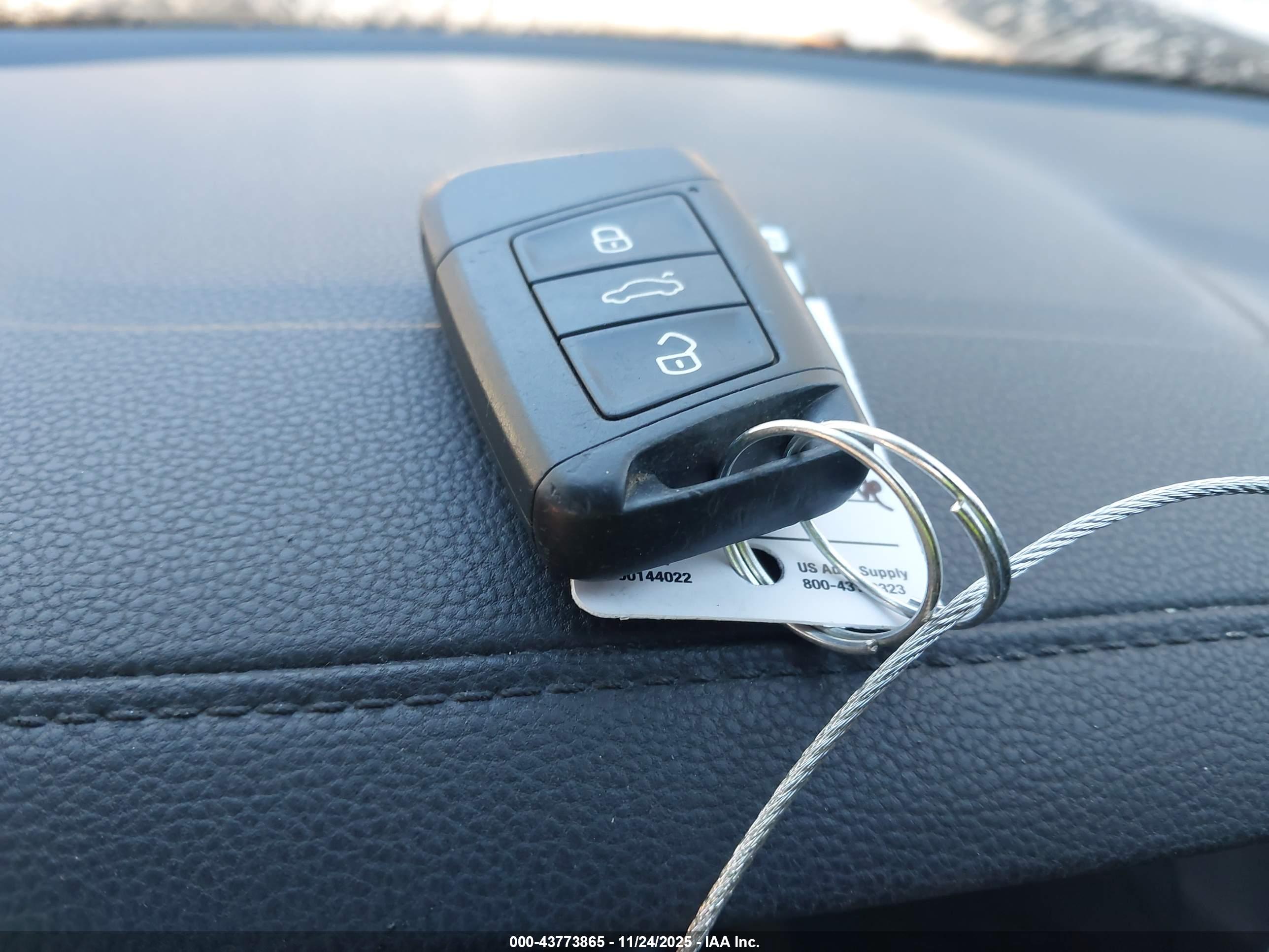 VOLKSWAGEN JETTA image 11