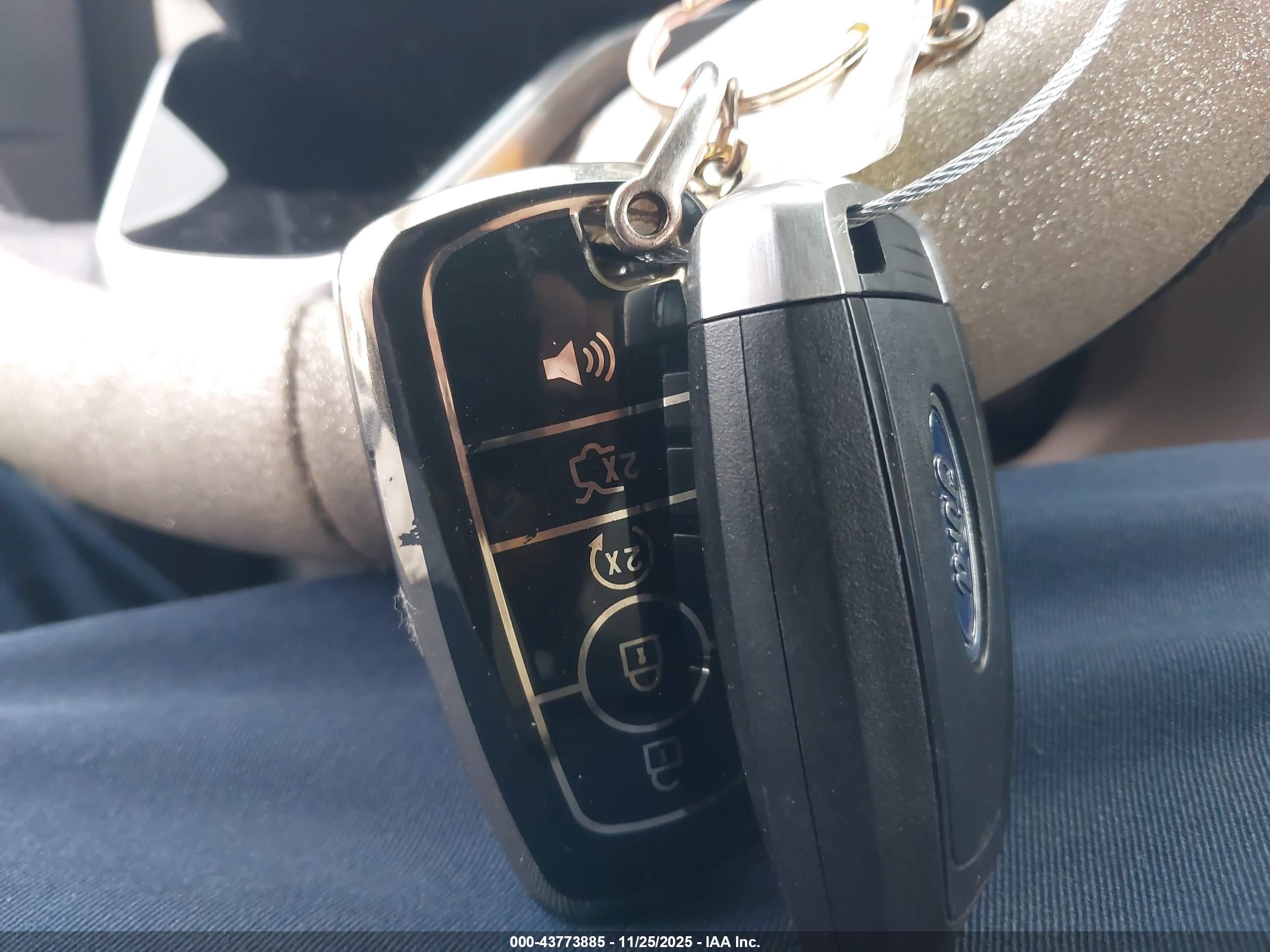 FORD ESCAPE image 11