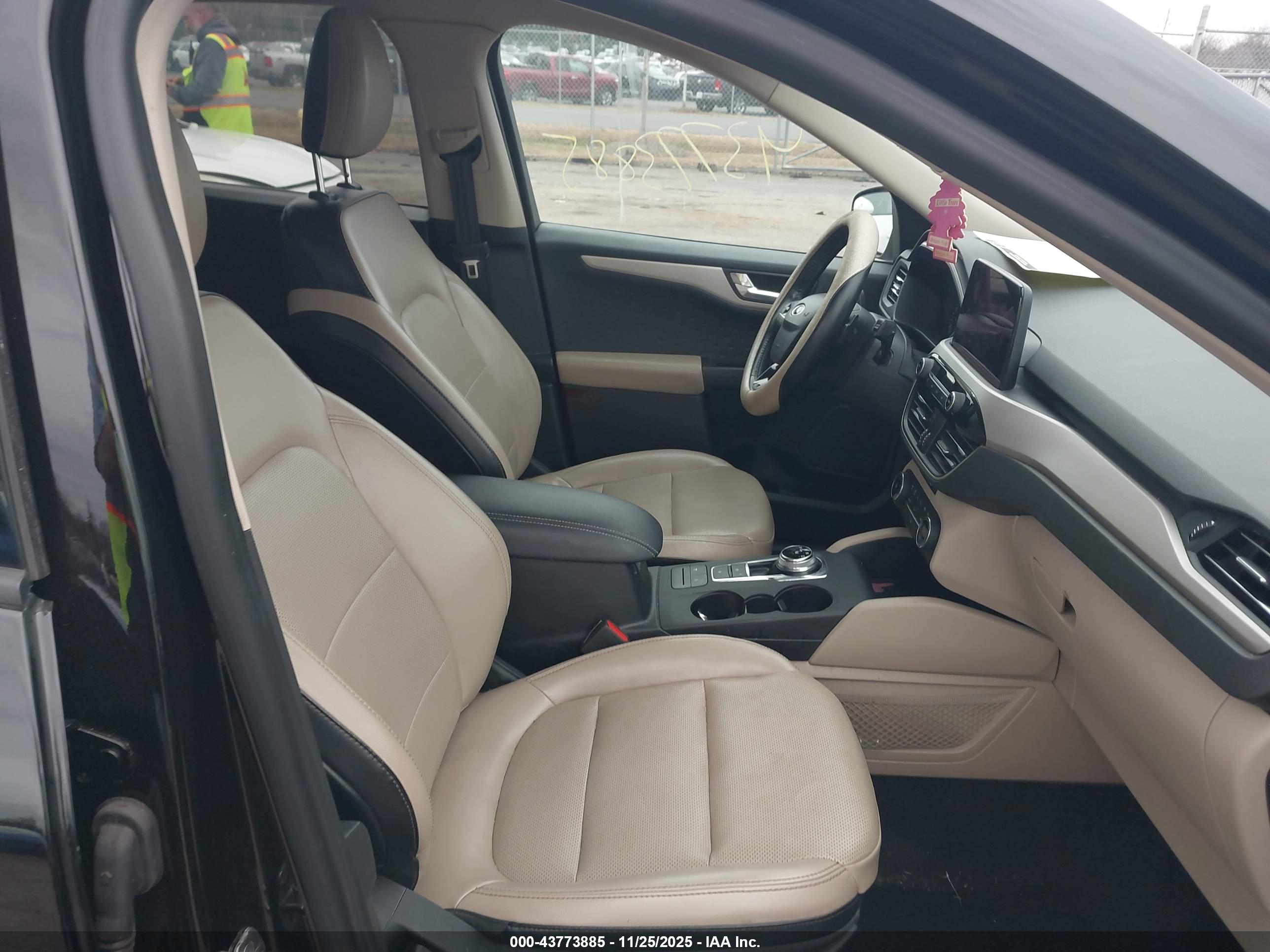 FORD ESCAPE image 5