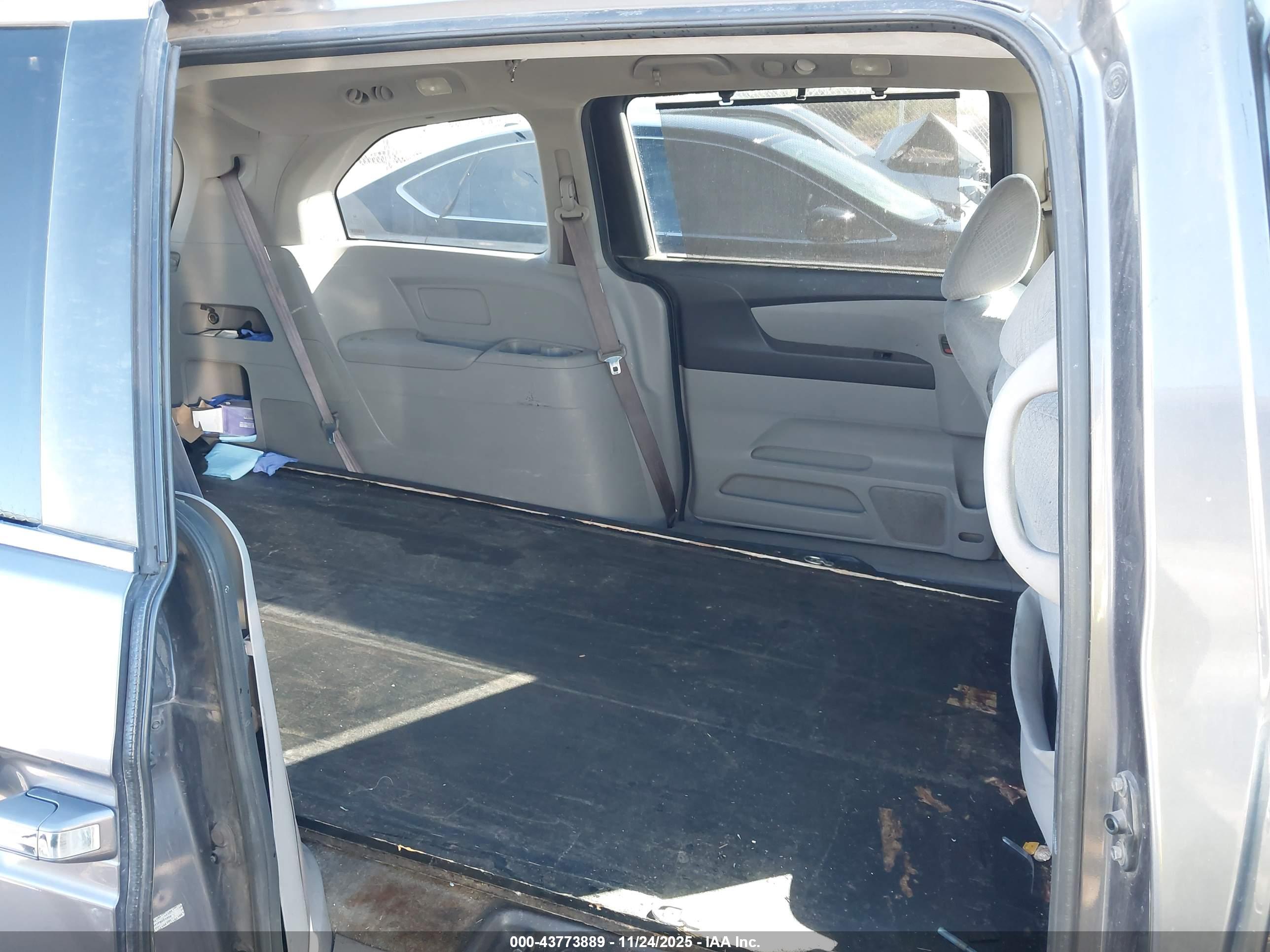 HONDA ODYSSEY image 8