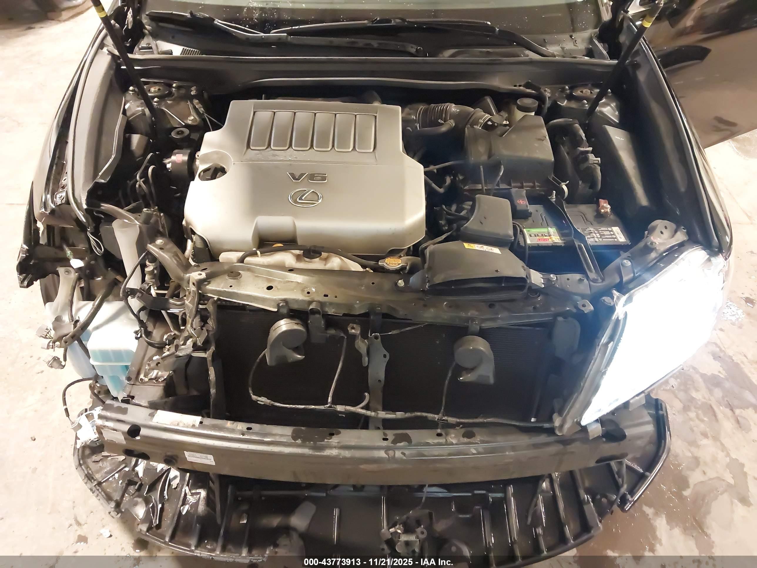 LEXUS ES image 10