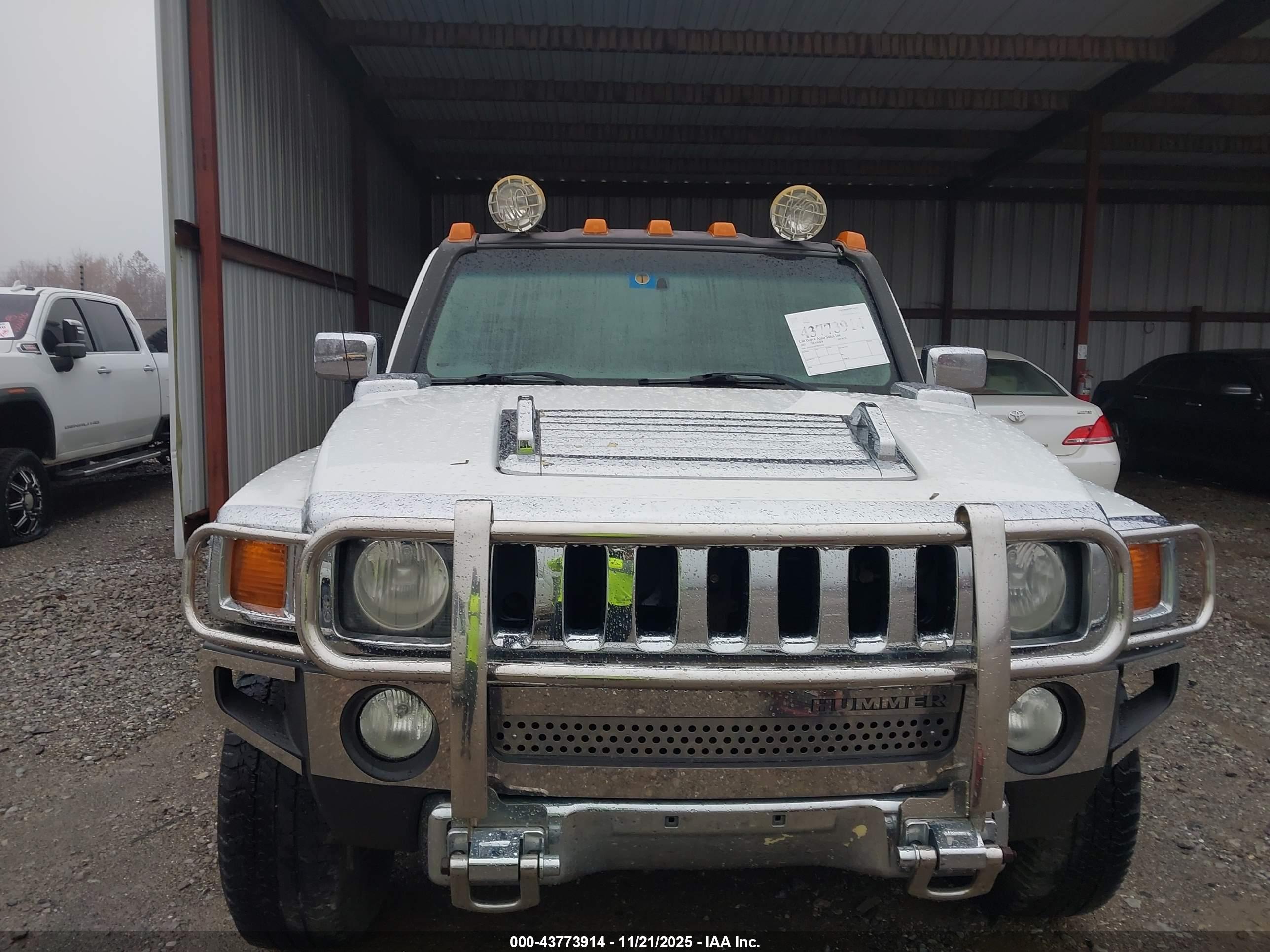 HUMMER H3 image 6