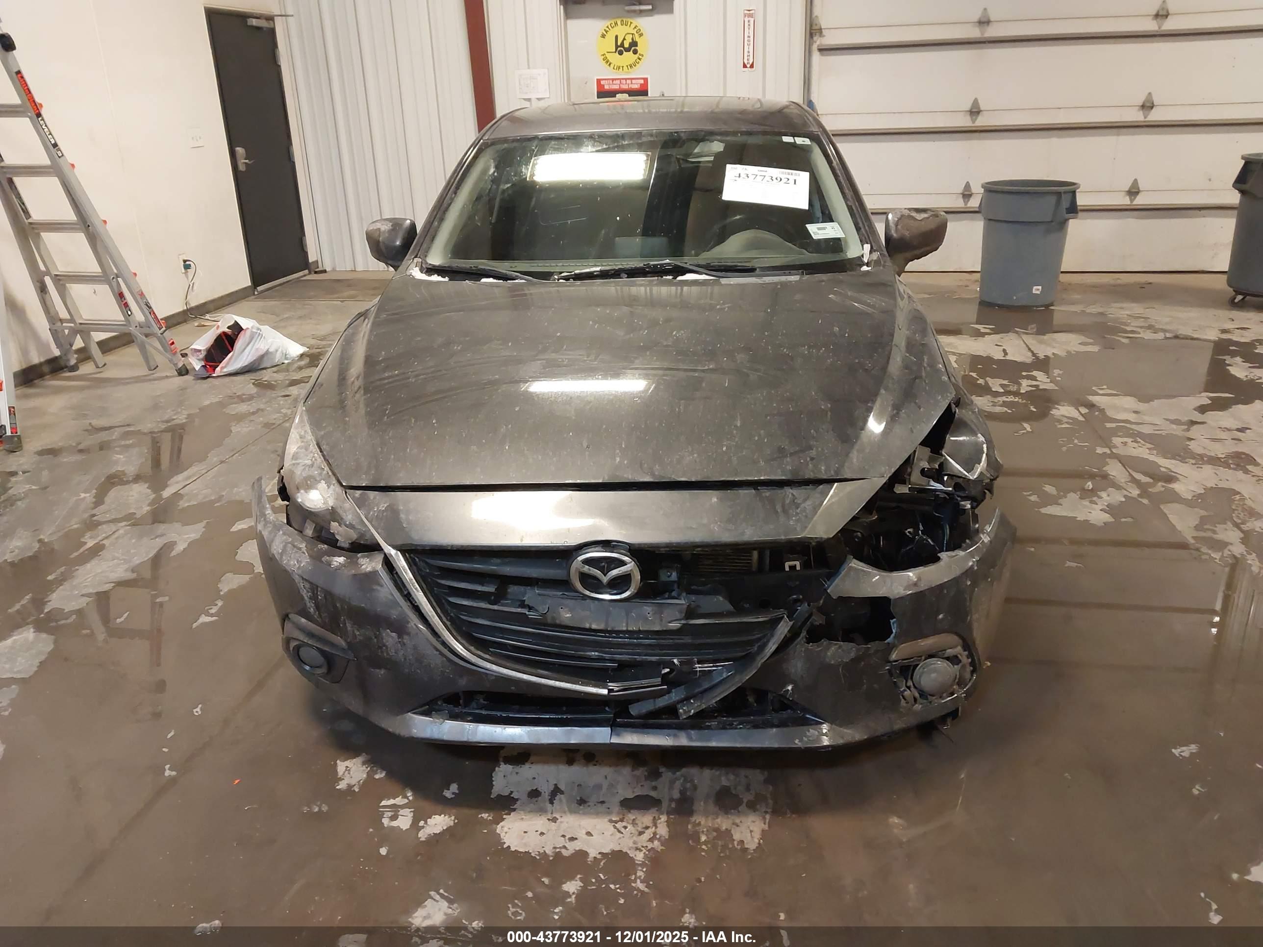 MAZDA MAZDA3 image 6