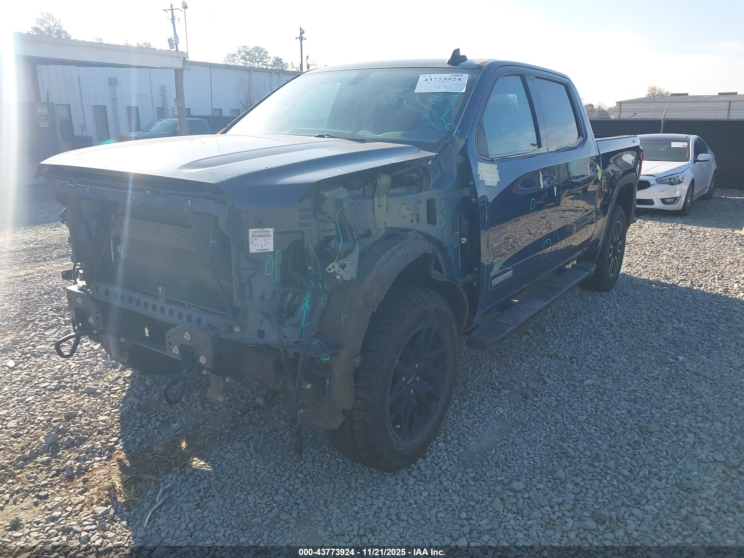 GMC SIERRA image 2