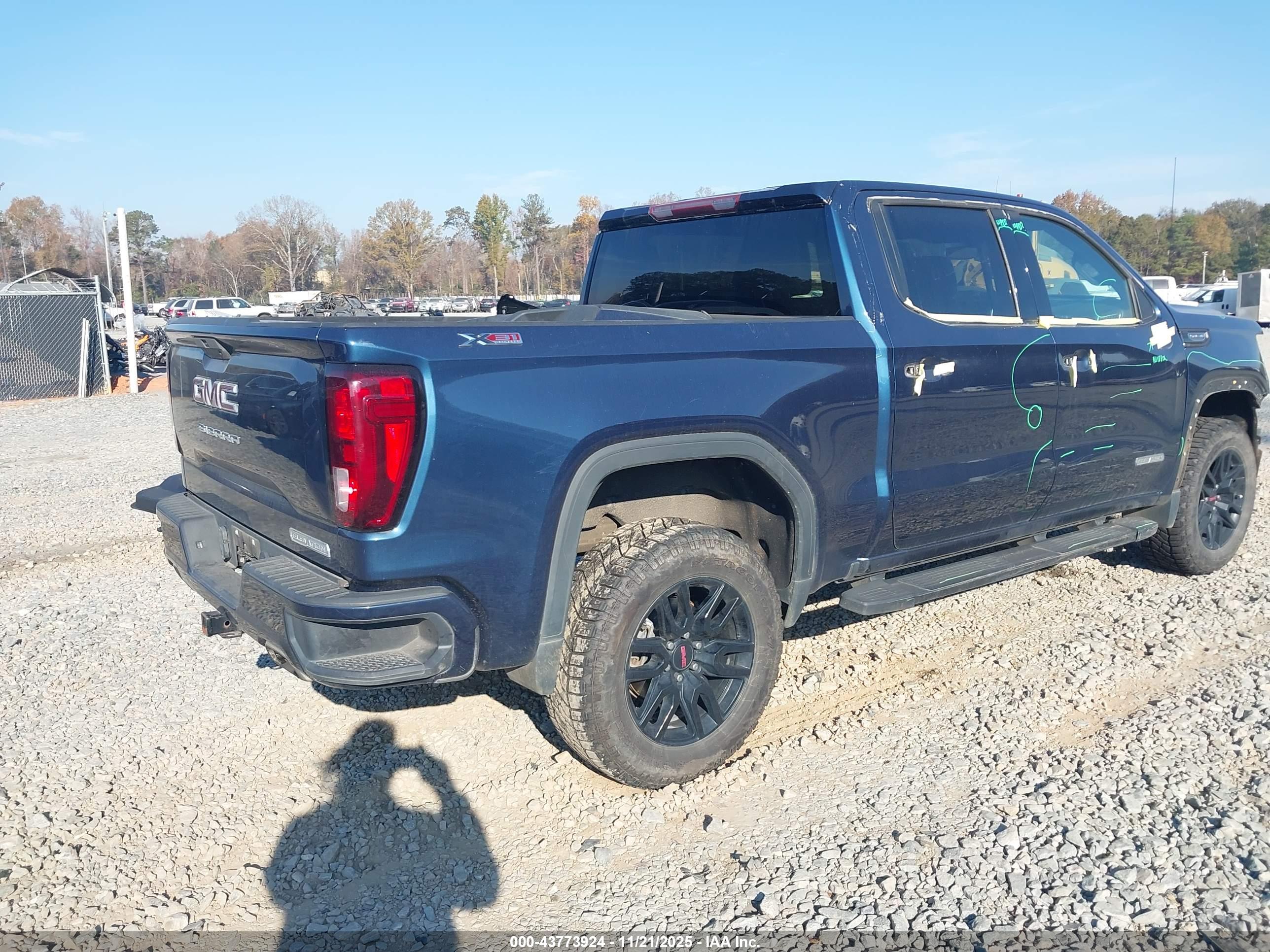 GMC SIERRA image 4