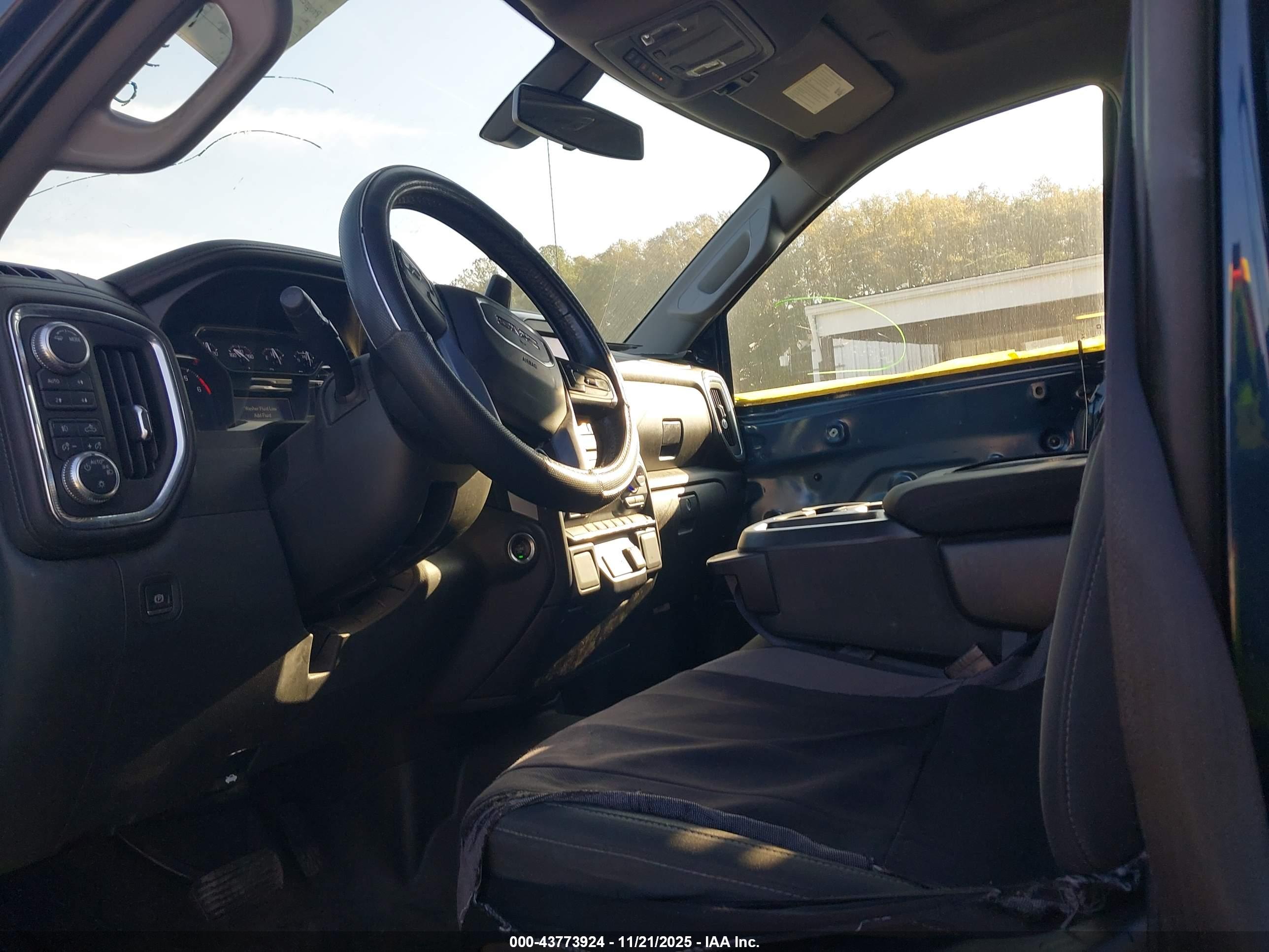 GMC SIERRA image 5