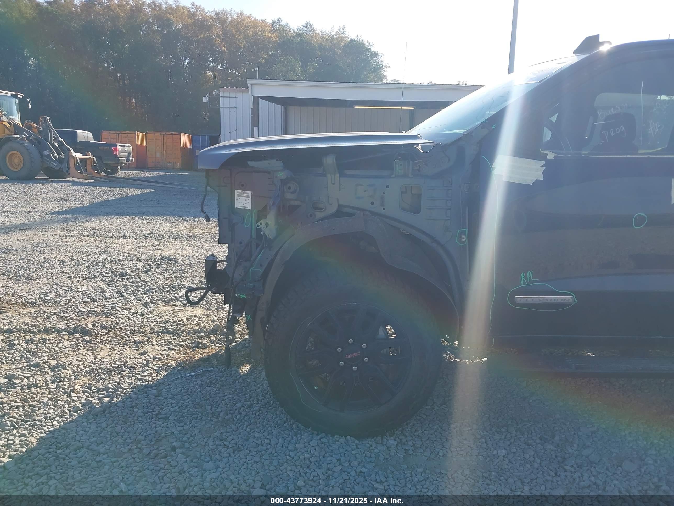 GMC SIERRA image 6