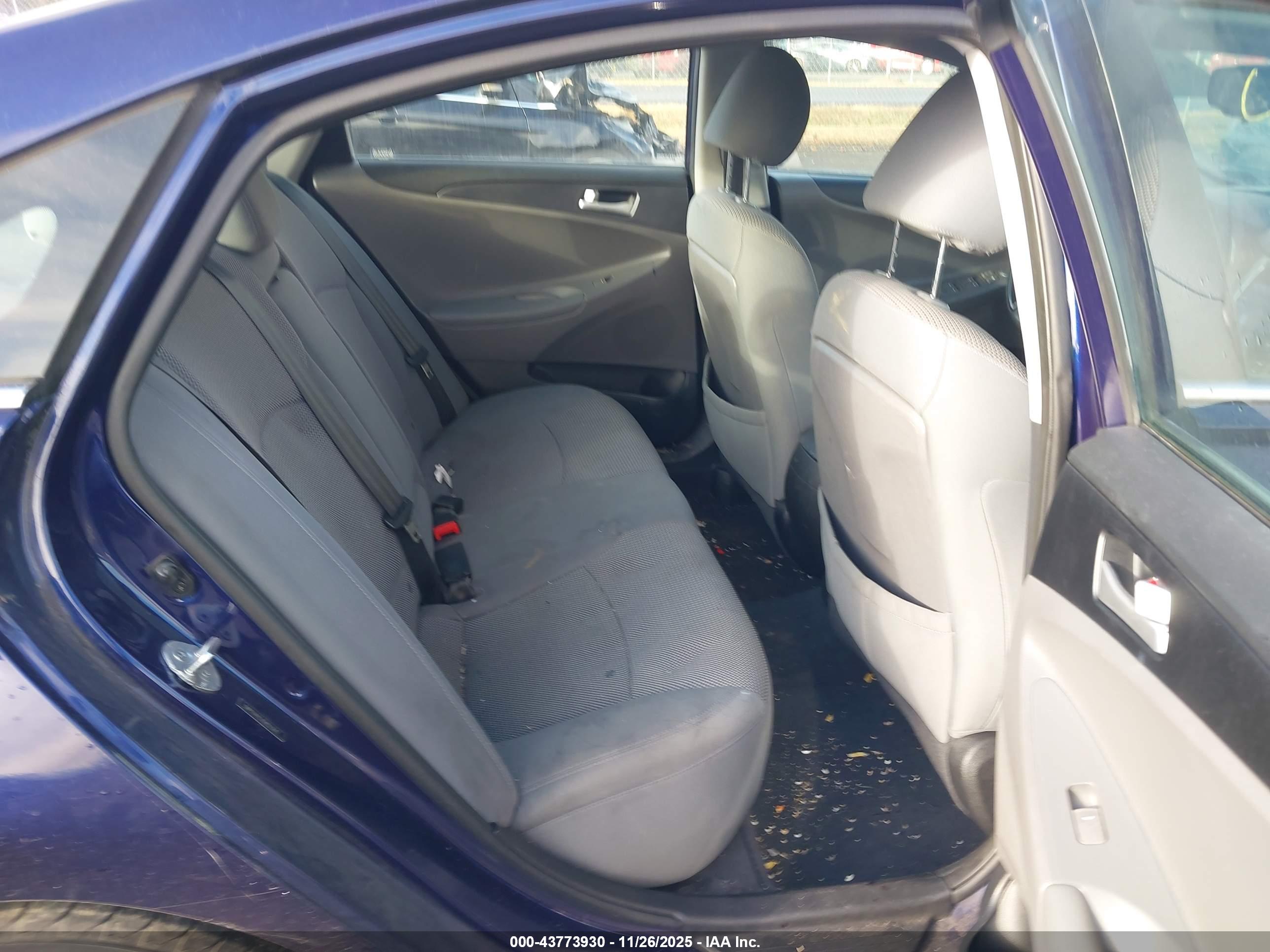 HYUNDAI SONATA image 8