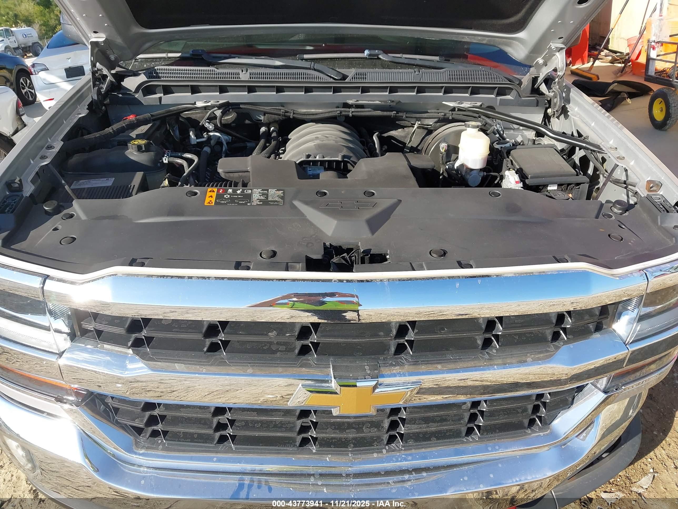 CHEVROLET SILVERADO image 10