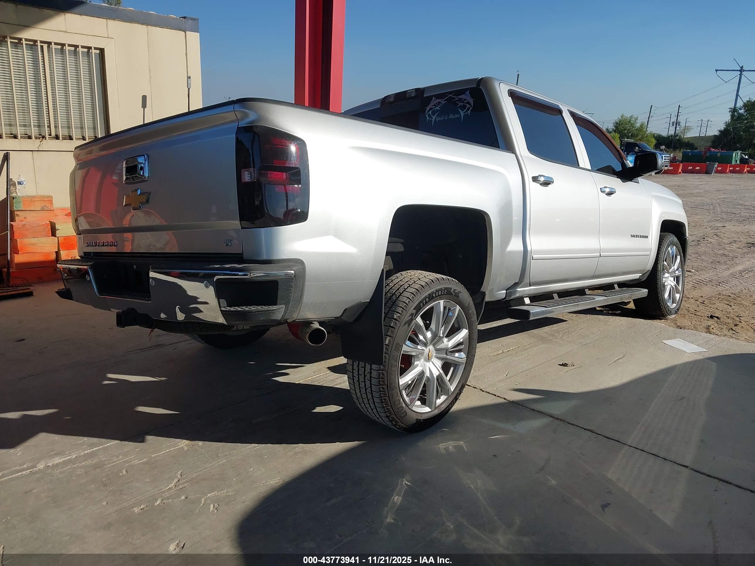 CHEVROLET SILVERADO image 4