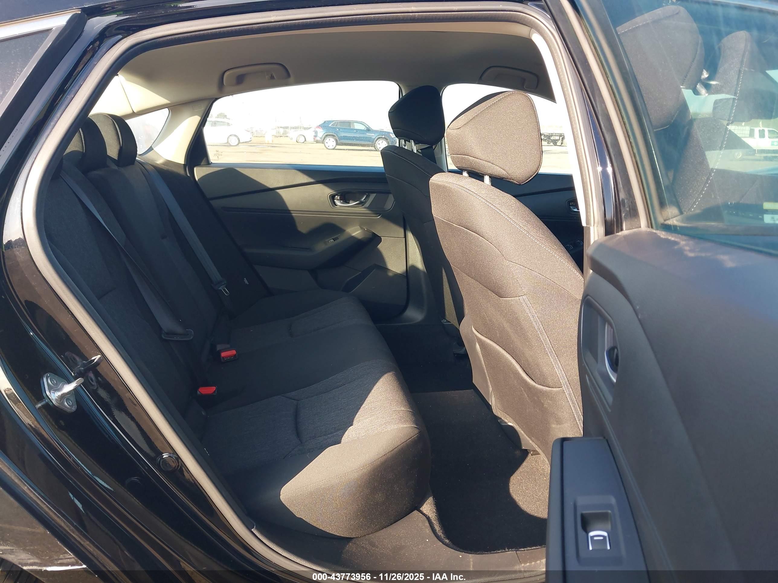 HONDA ACCORD image 8