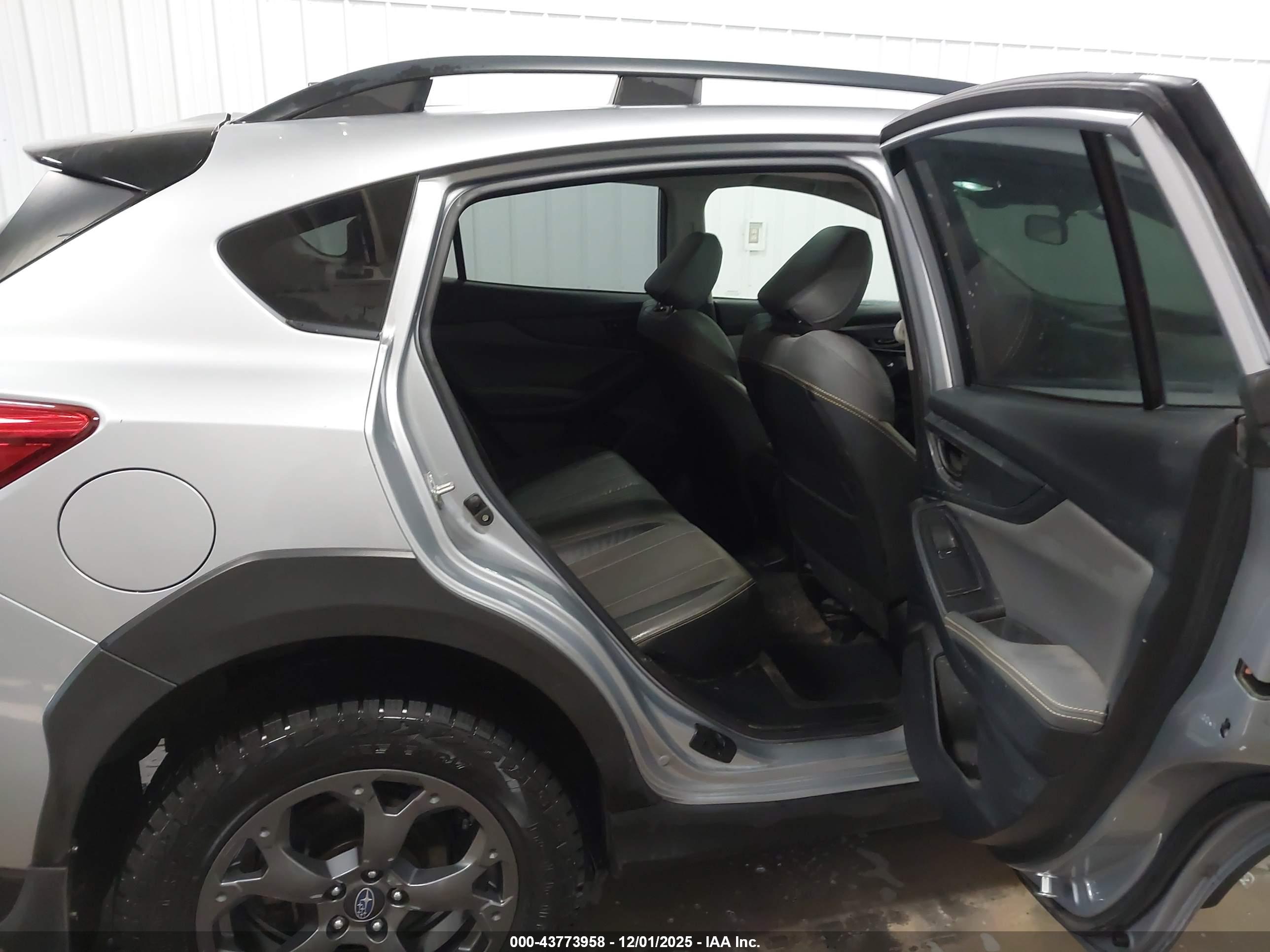 SUBARU CROSSTREK image 8