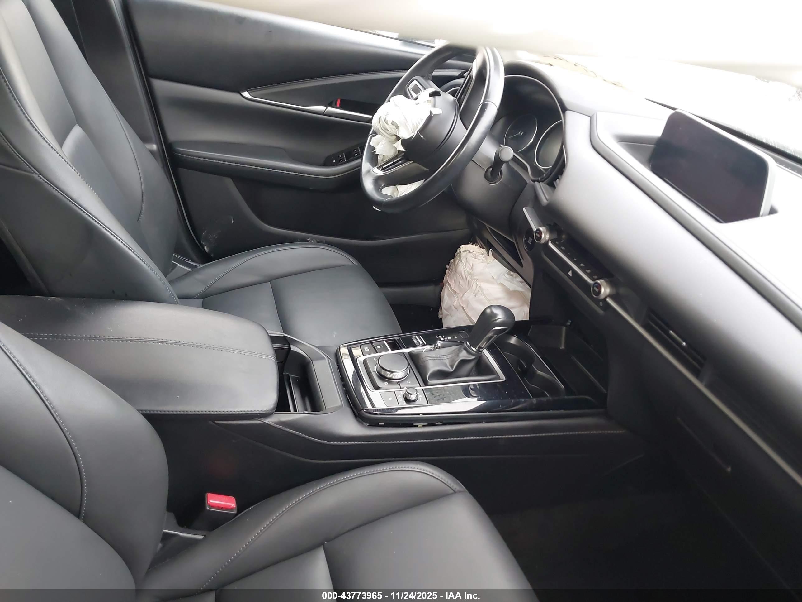 MAZDA CX-30 image 5