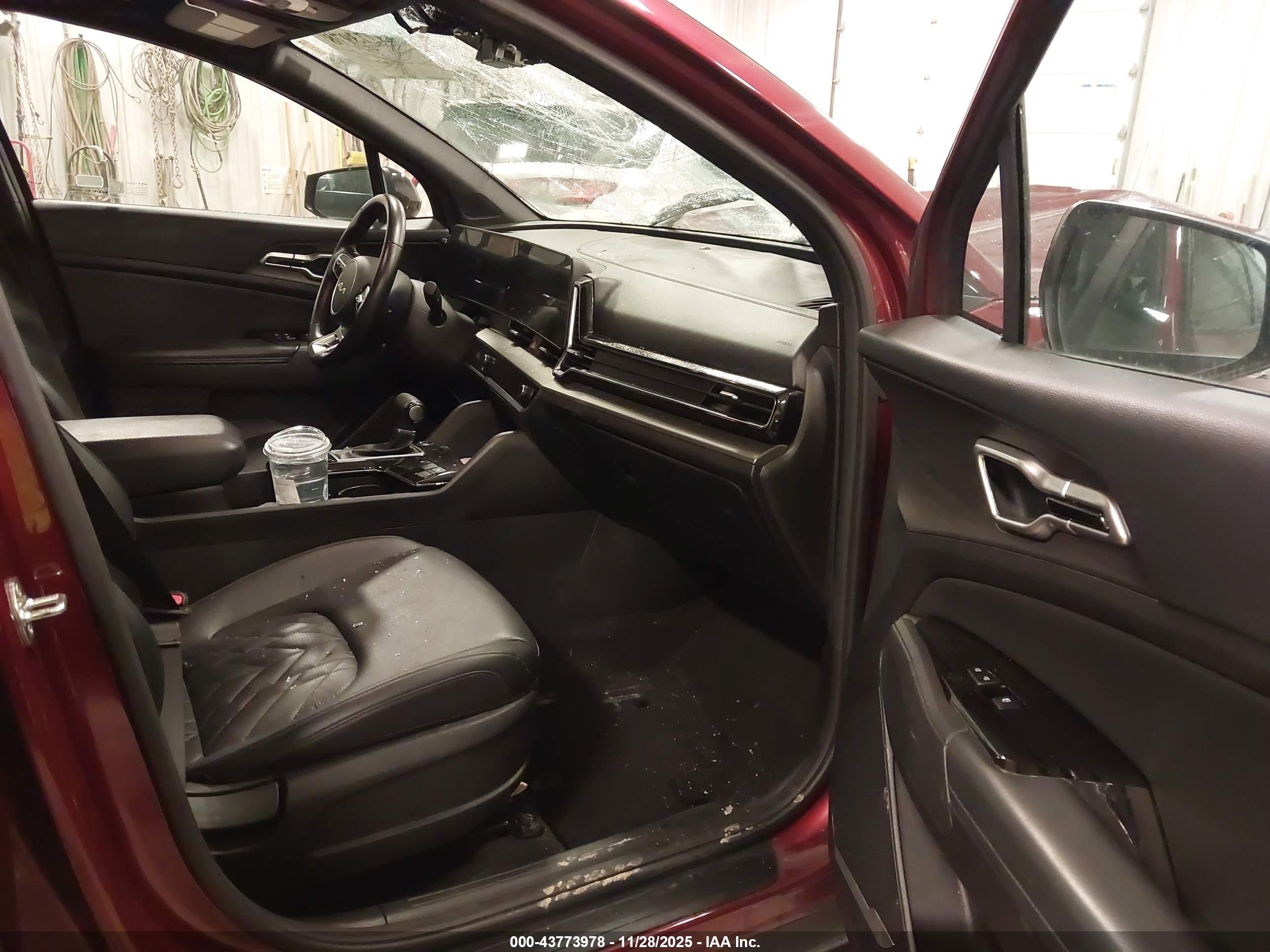 KIA SPORTAGE image 5