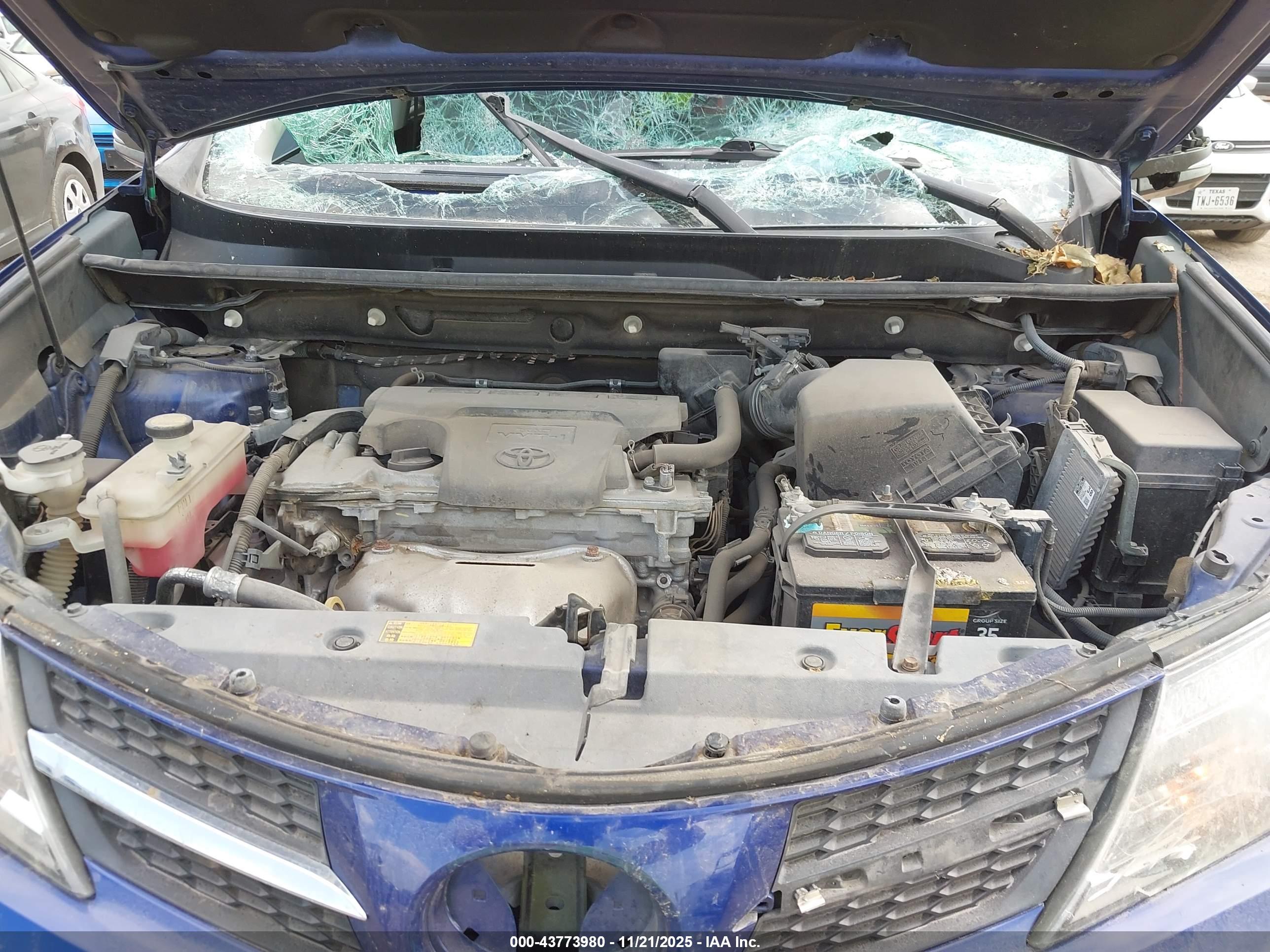 TOYOTA RAV4 image 10
