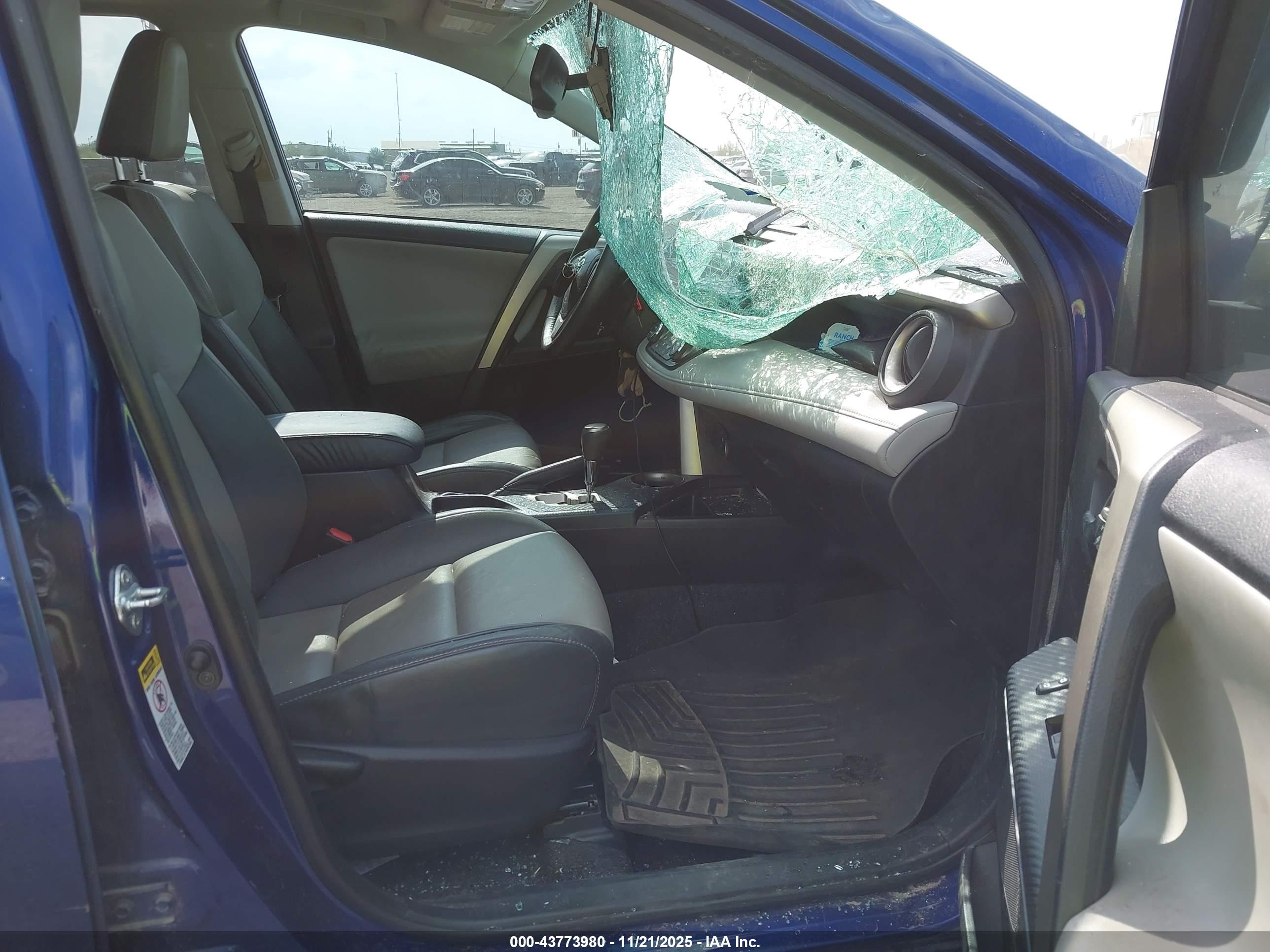 TOYOTA RAV4 image 5