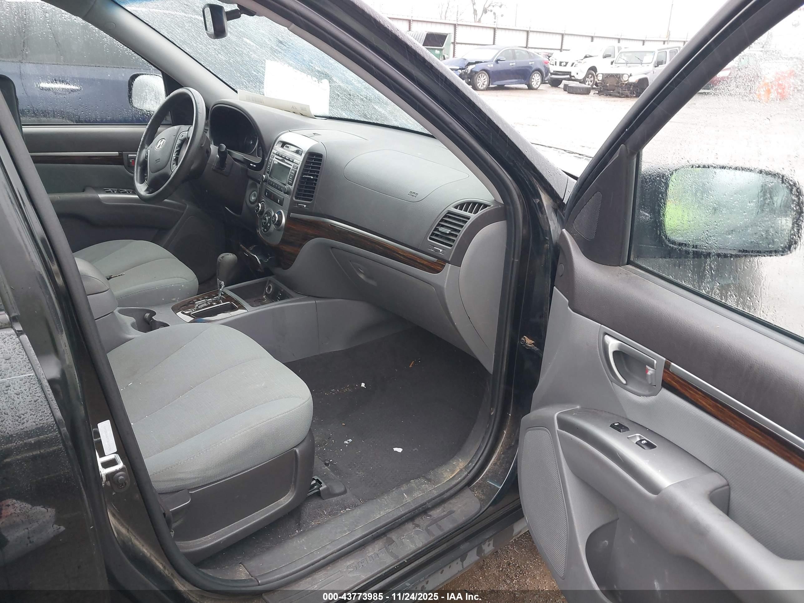 HYUNDAI SANTA image 5