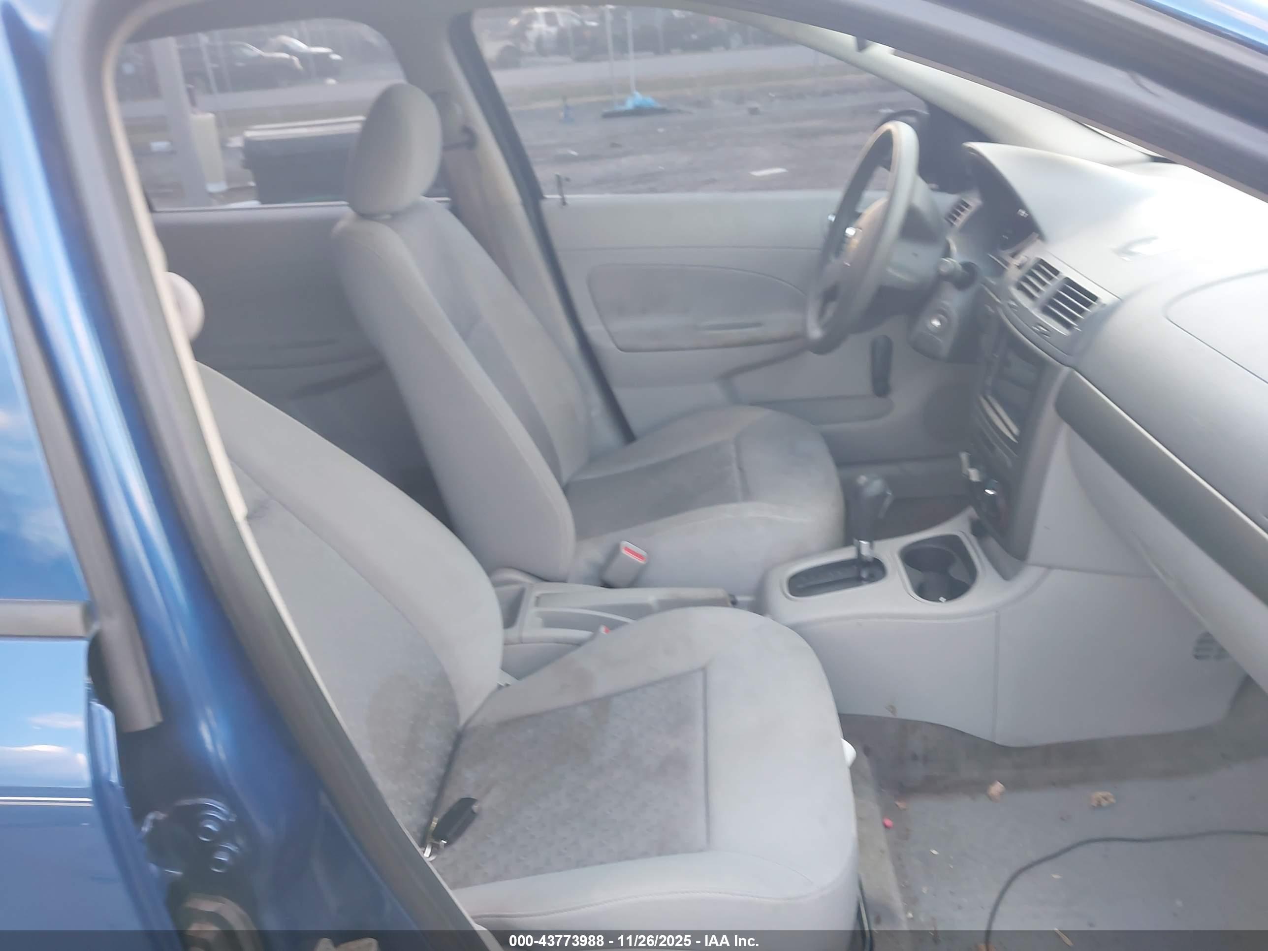 CHEVROLET COBALT image 5