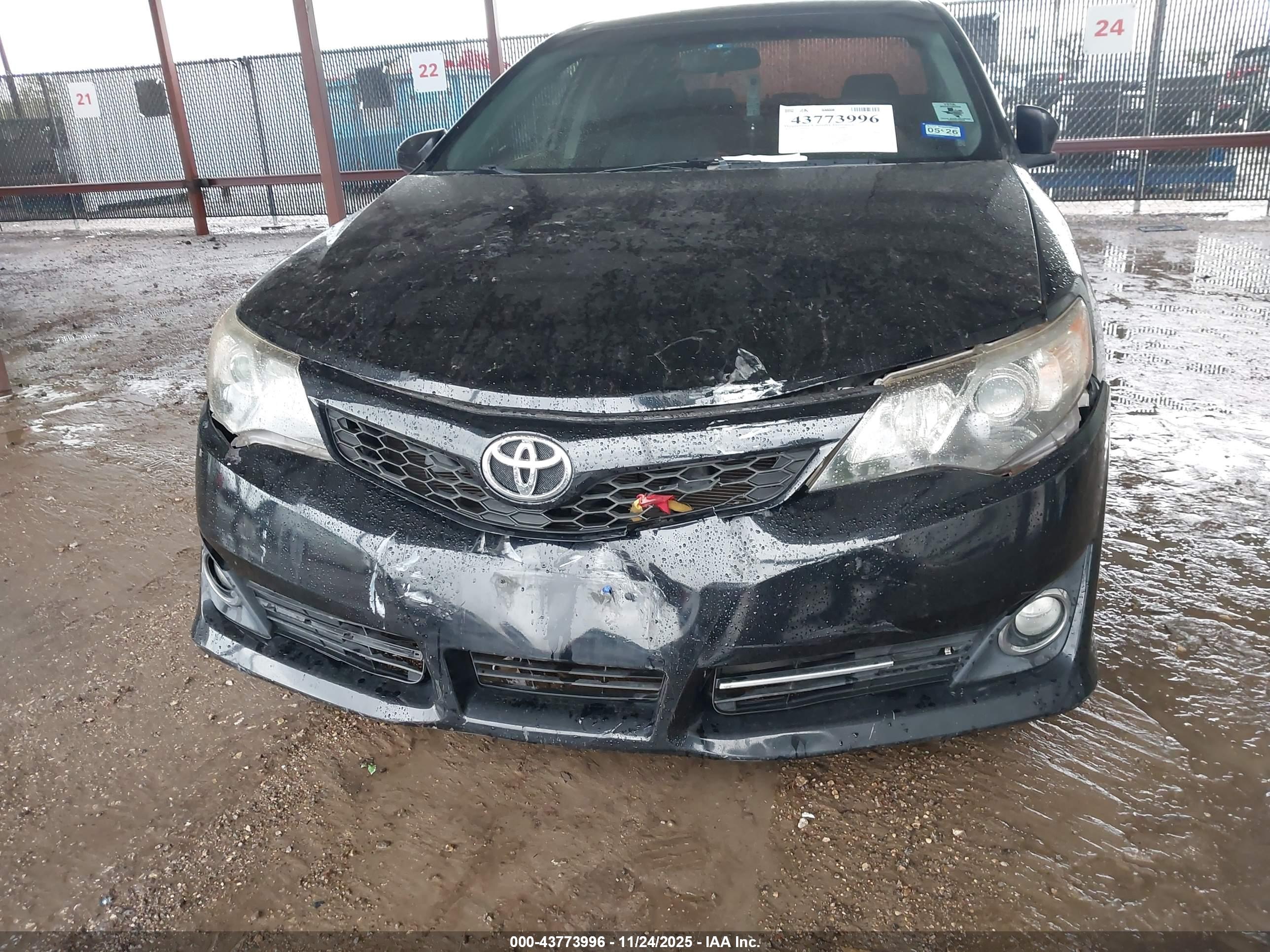 TOYOTA CAMRY image 6