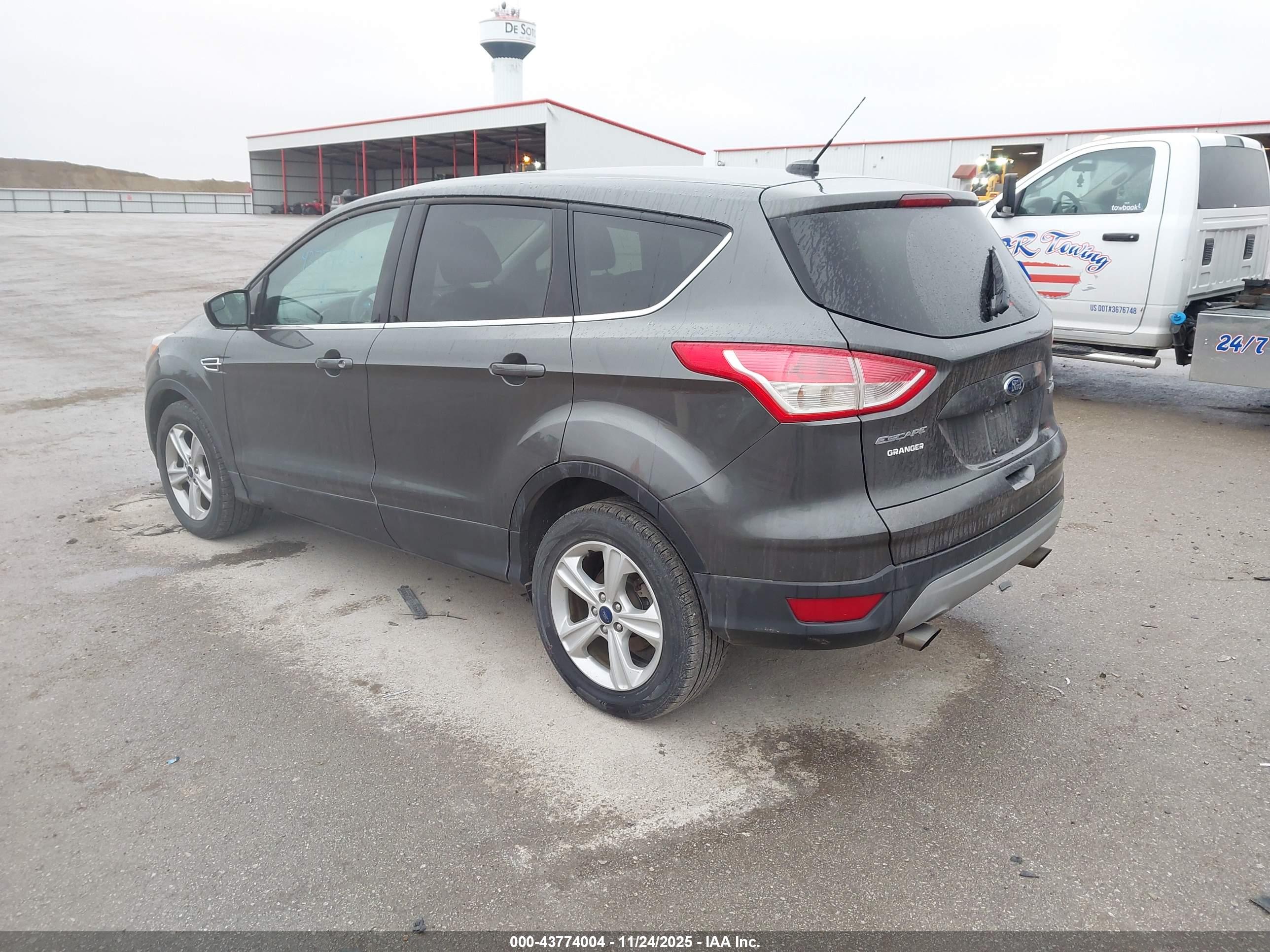 FORD ESCAPE image 3