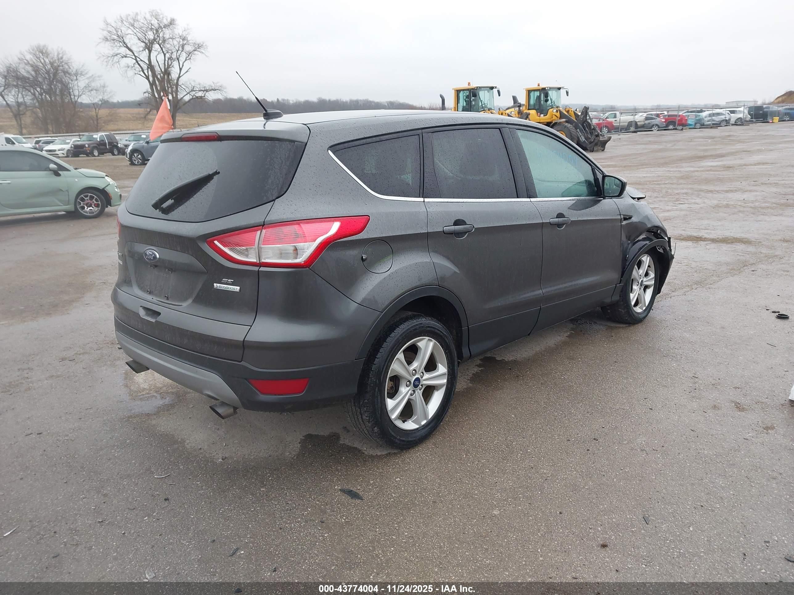 FORD ESCAPE image 4