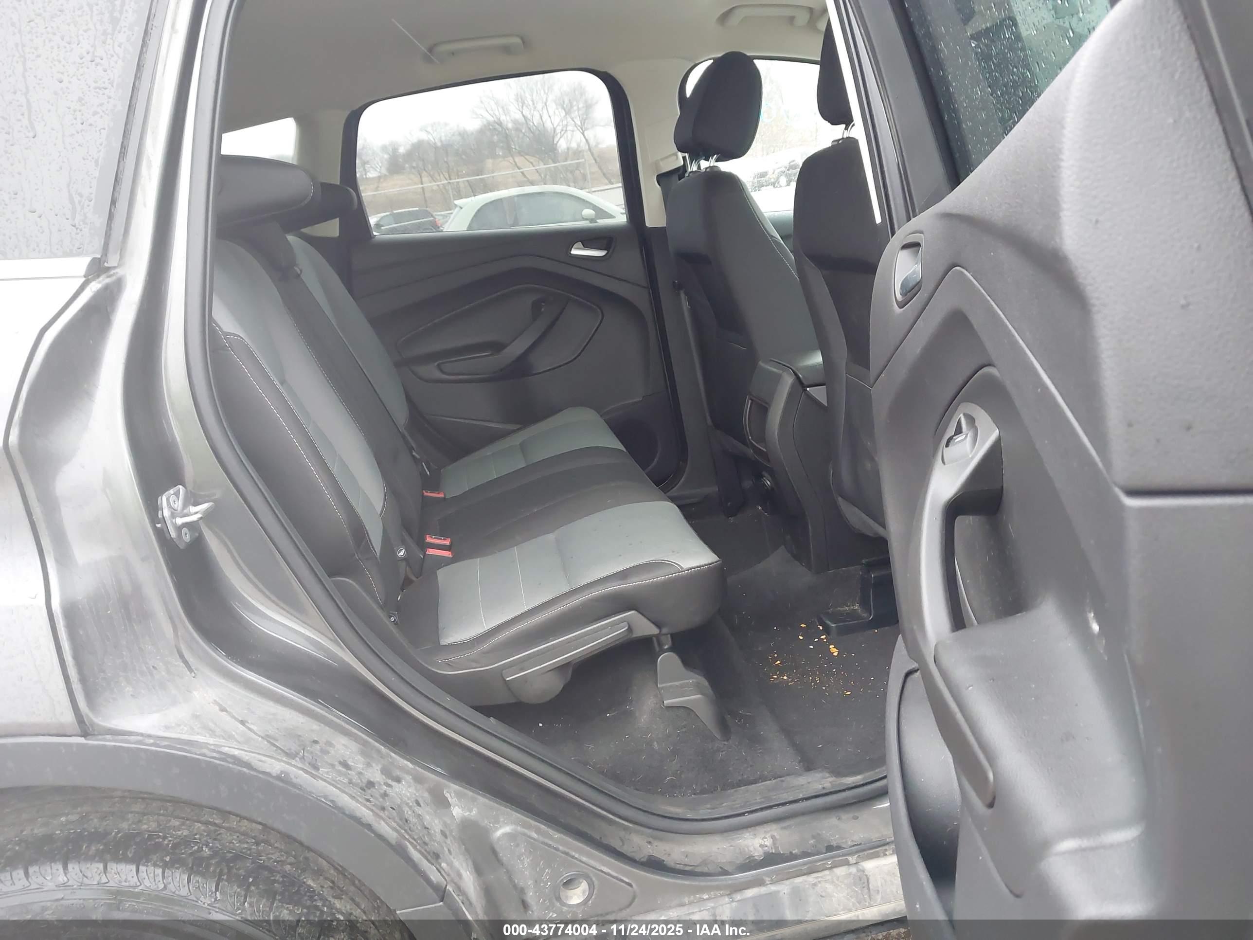 FORD ESCAPE image 8