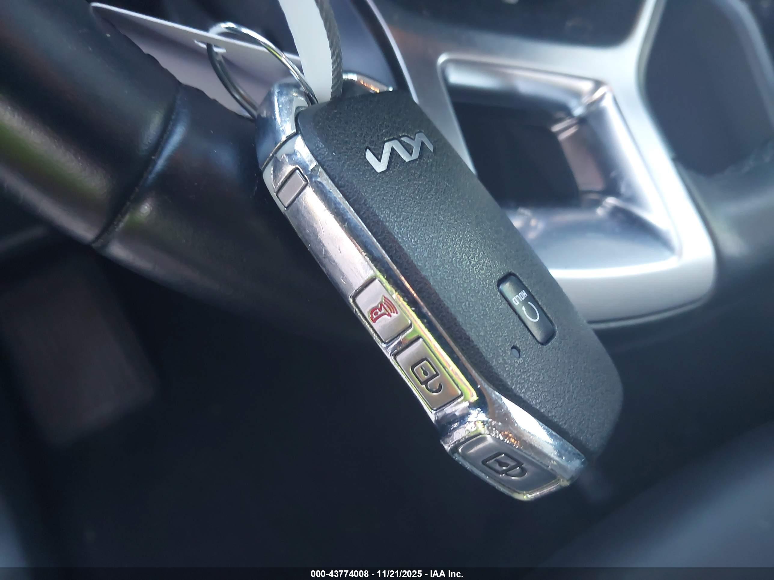 KIA SPORTAGE image 11