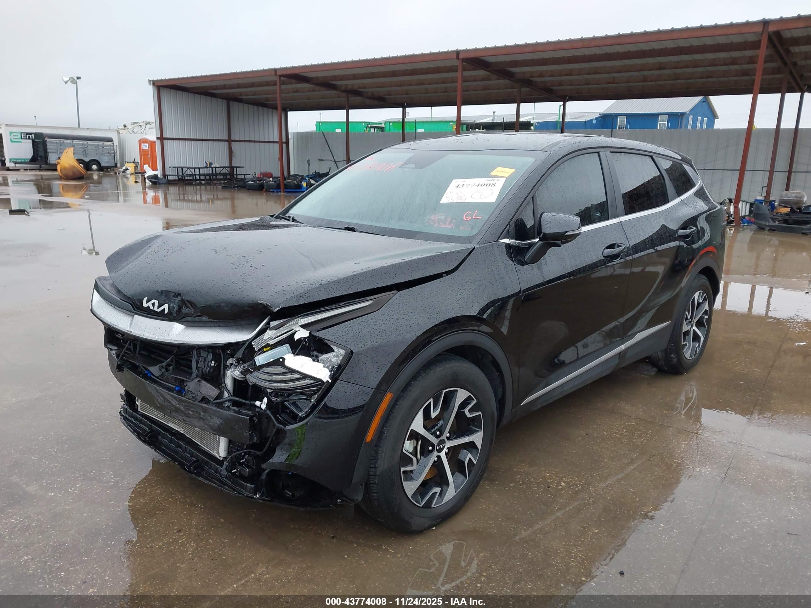 KIA SPORTAGE image 2