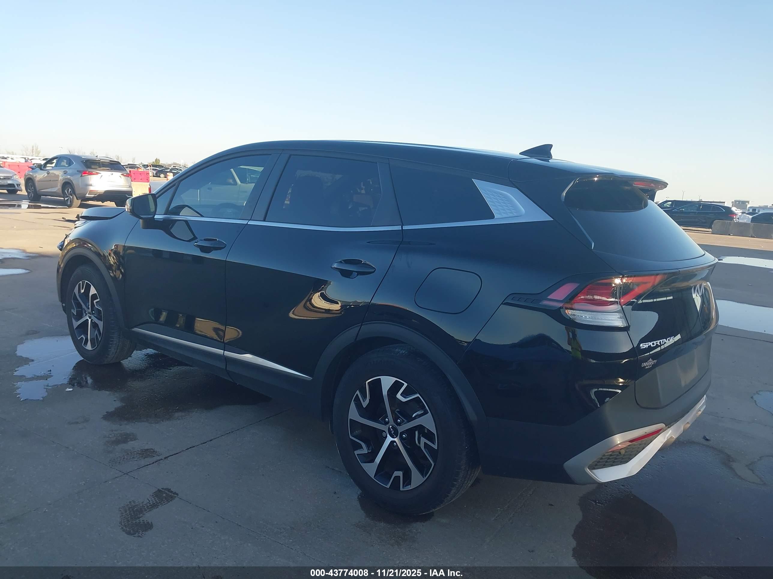 KIA SPORTAGE image 3