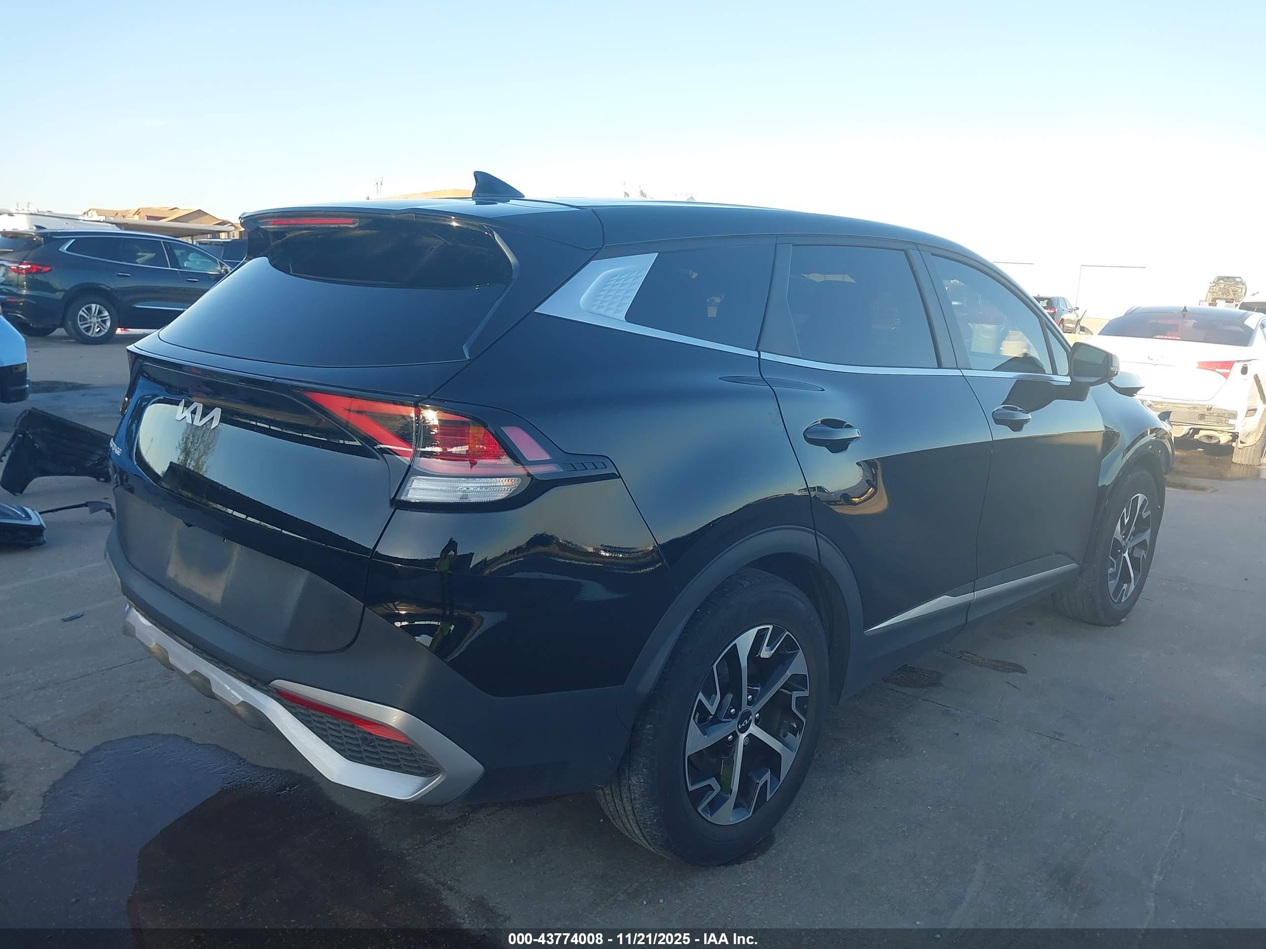KIA SPORTAGE image 4