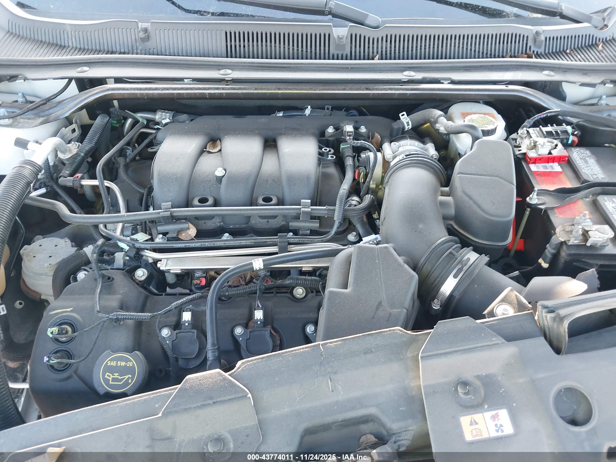 FORD TAURUS image 10