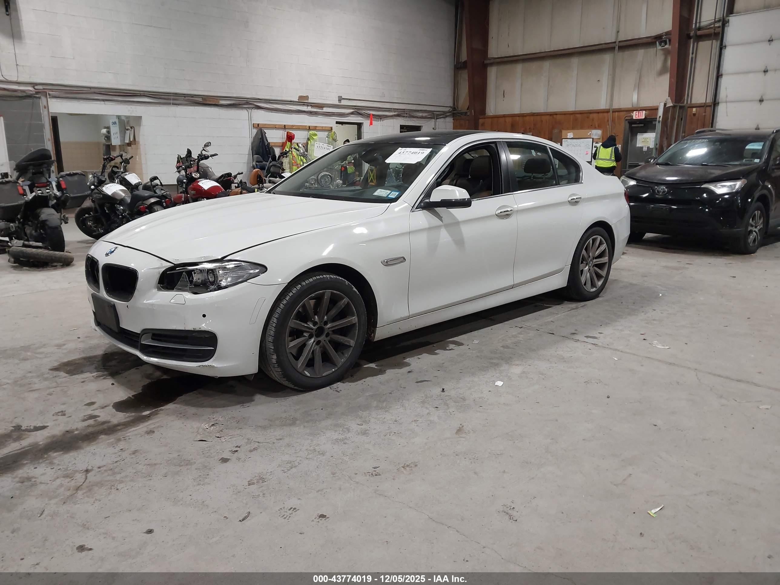 BMW 535I image 2