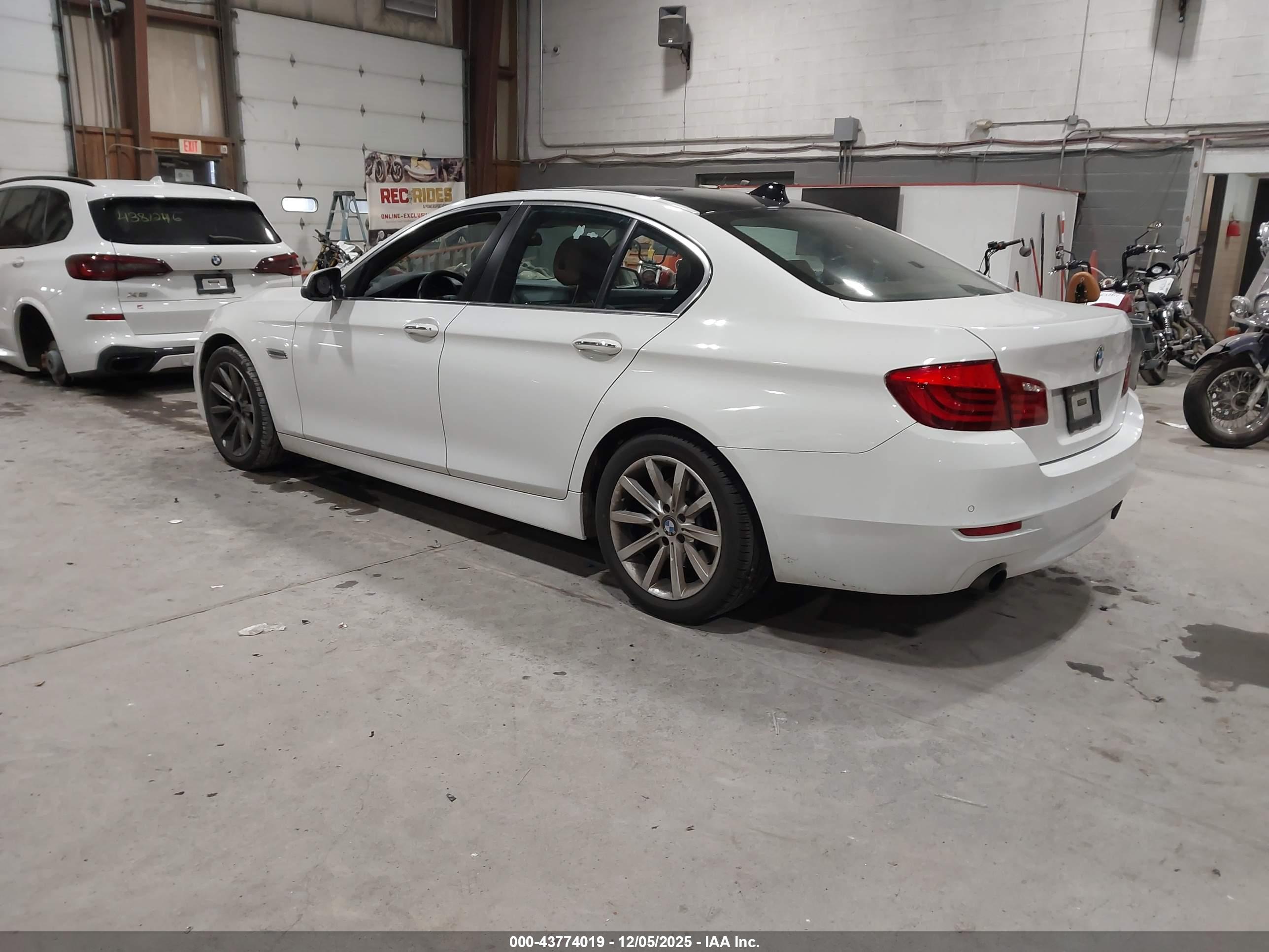 BMW 535I image 3