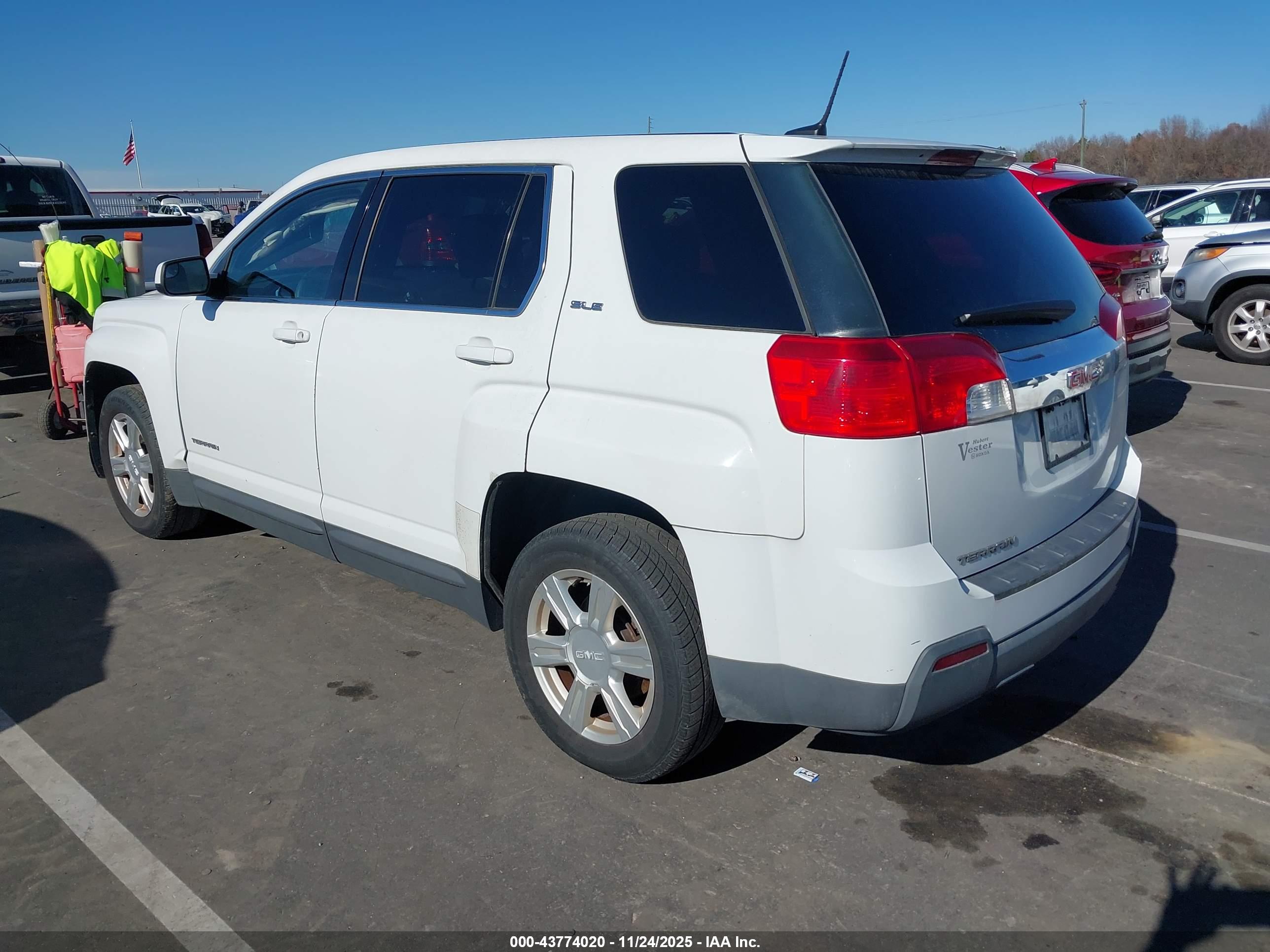 GMC TERRAIN image 3