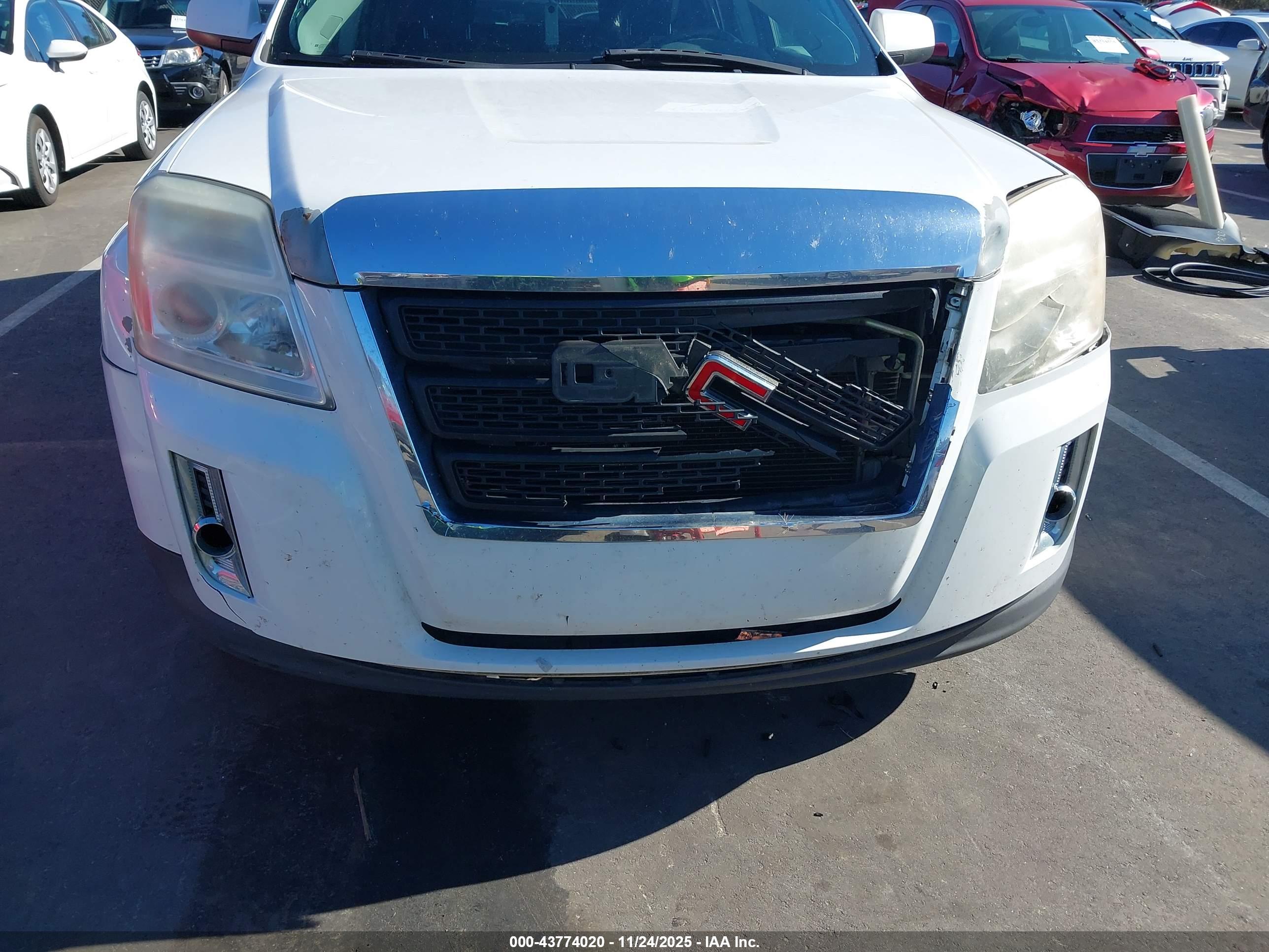 GMC TERRAIN image 6