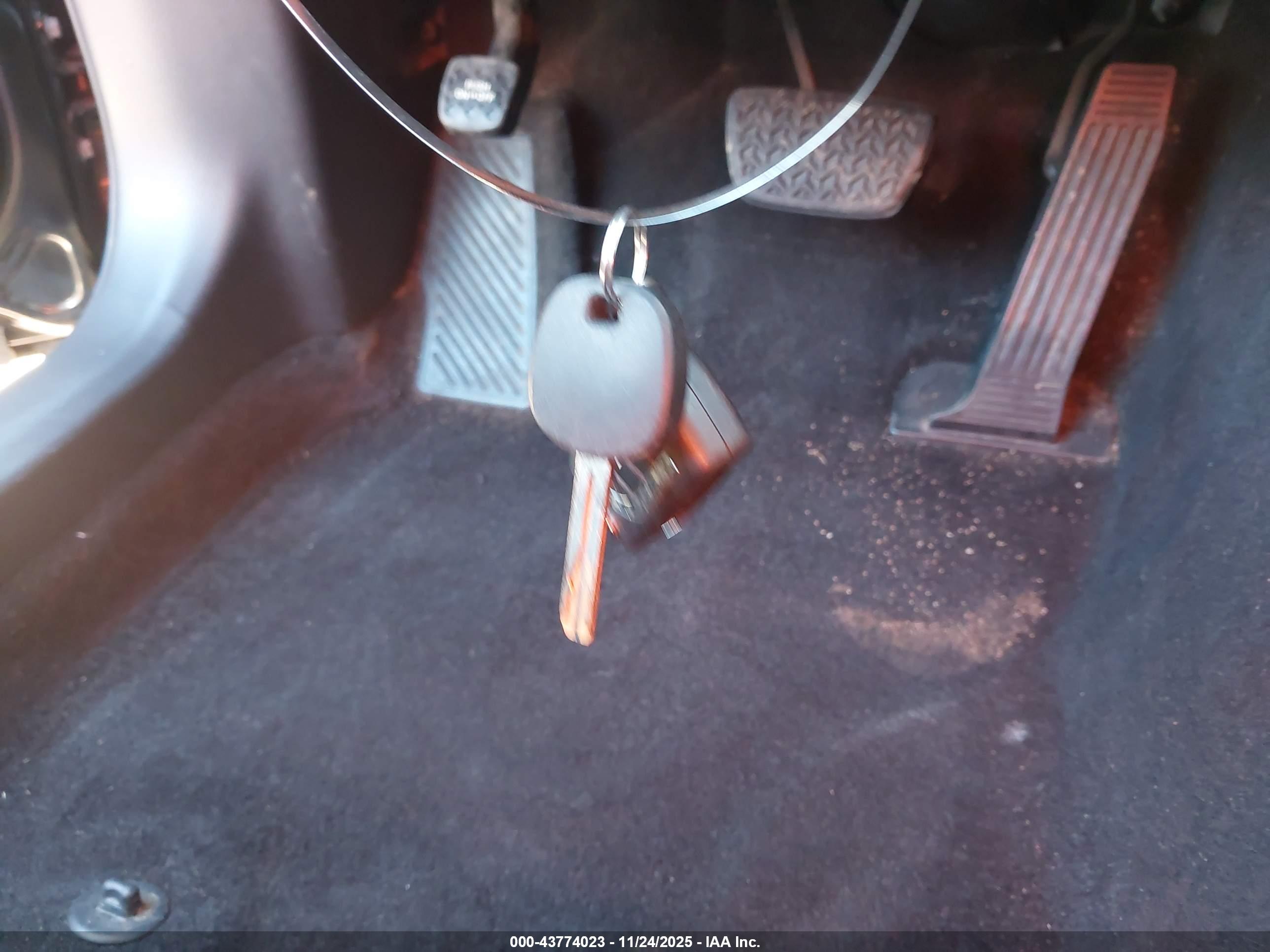 TOYOTA CAMRY image 11