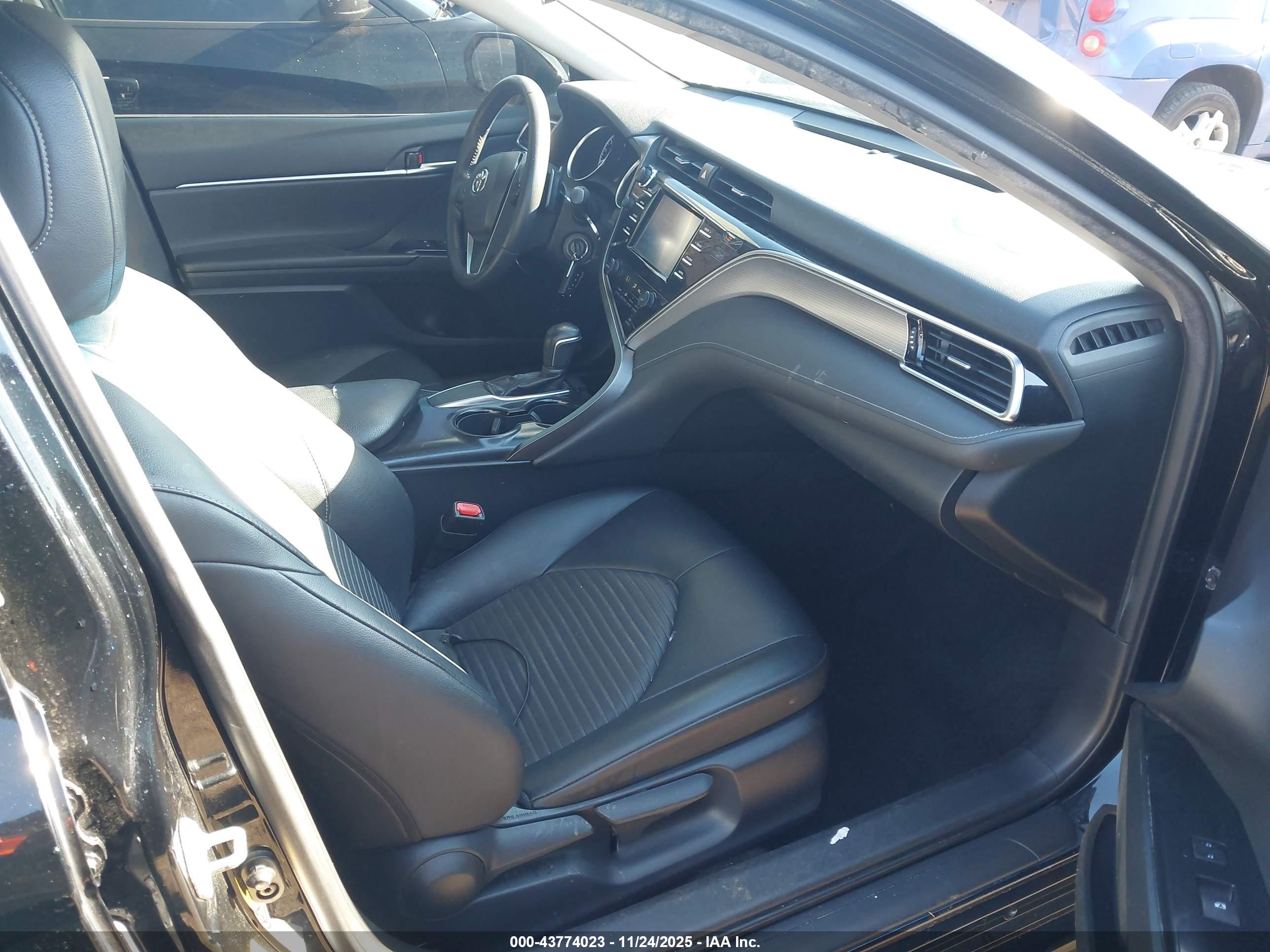 TOYOTA CAMRY image 5