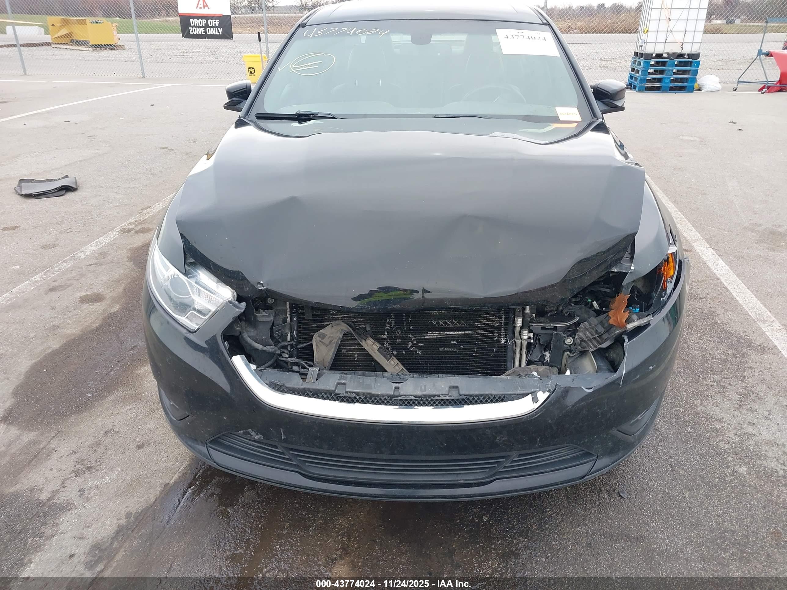 FORD TAURUS image 6