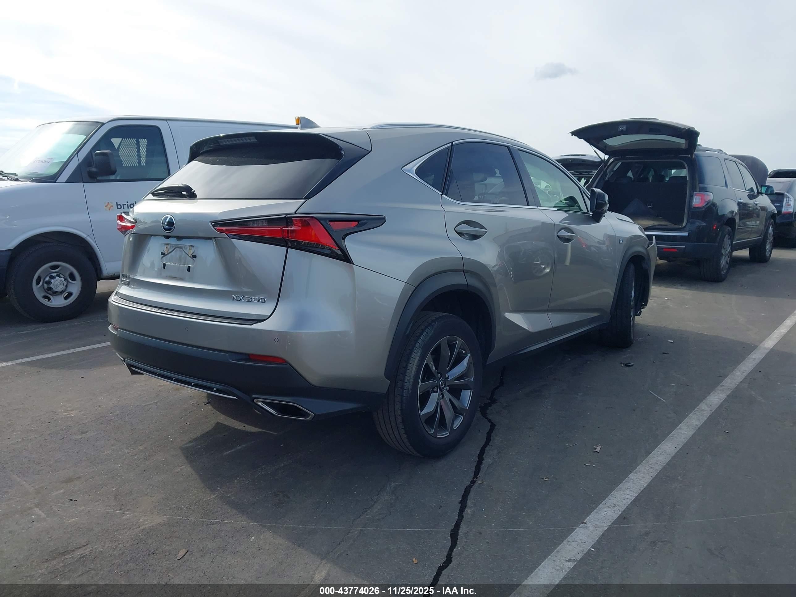 LEXUS NX image 4