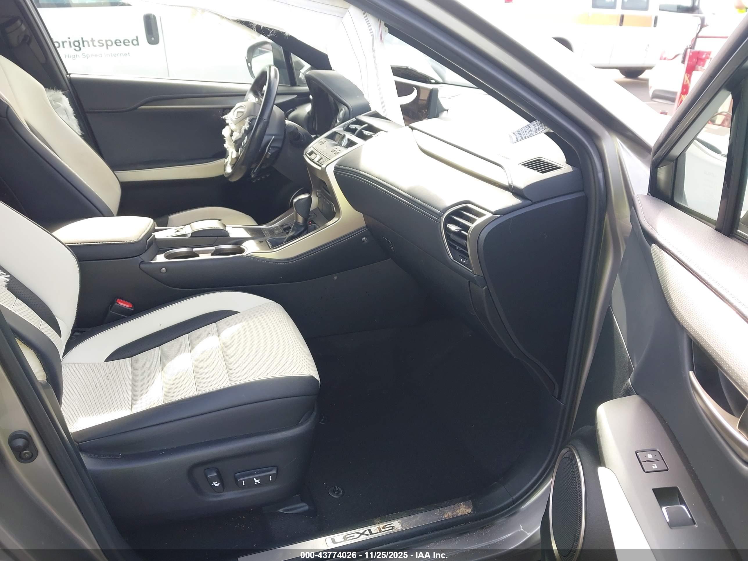 LEXUS NX image 5