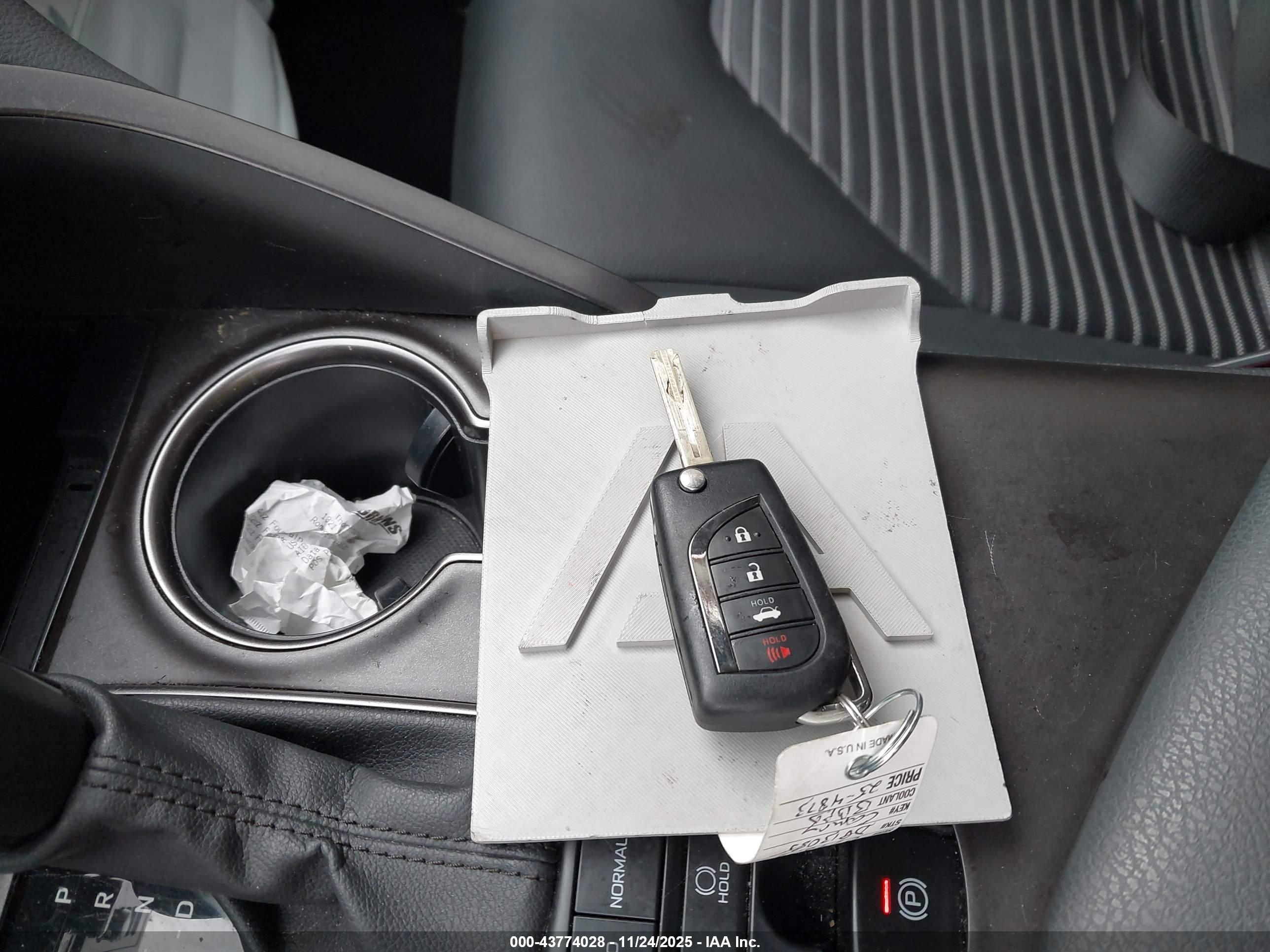 TOYOTA CAMRY image 11