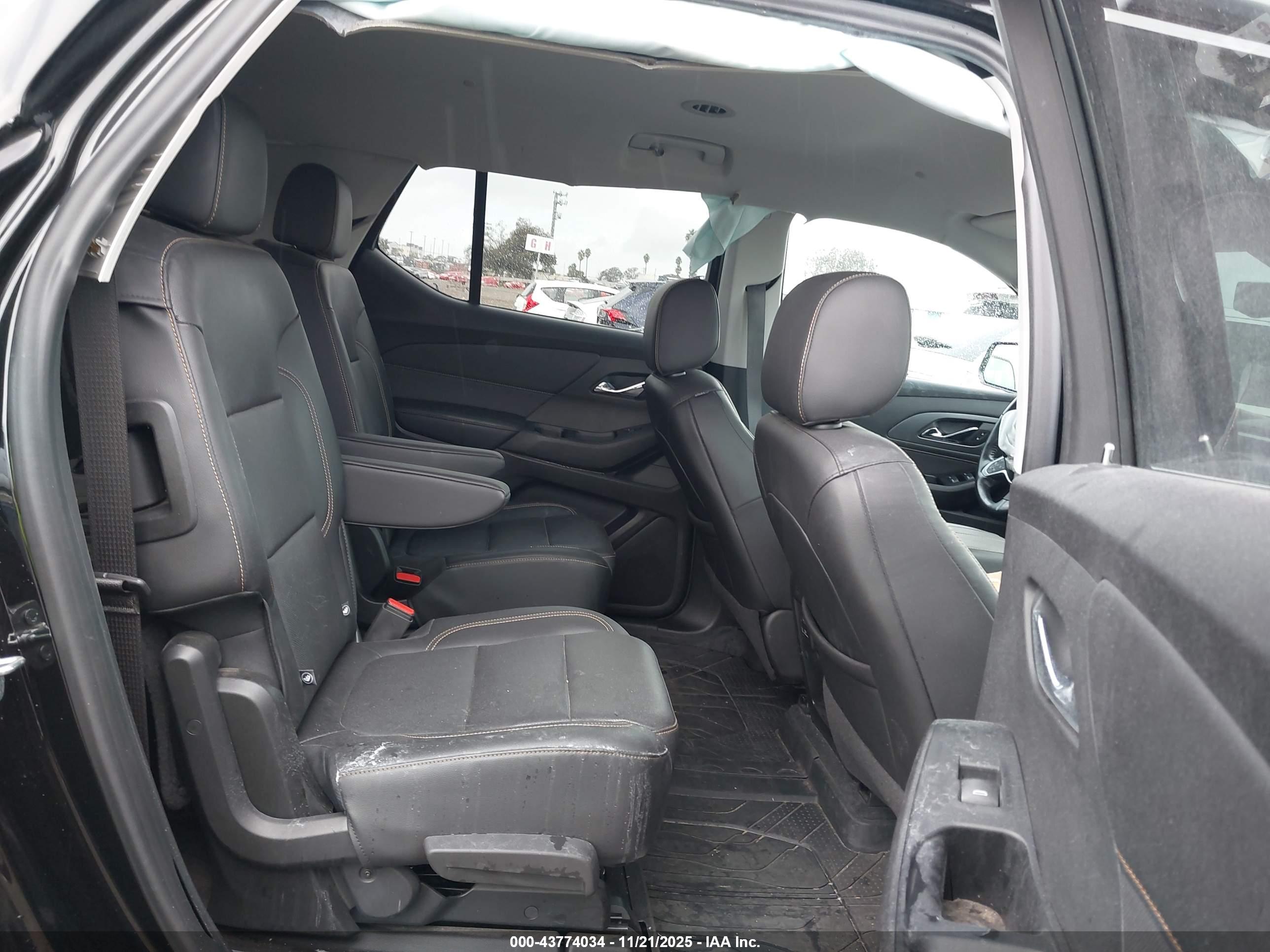 CHEVROLET TRAVERSE image 8
