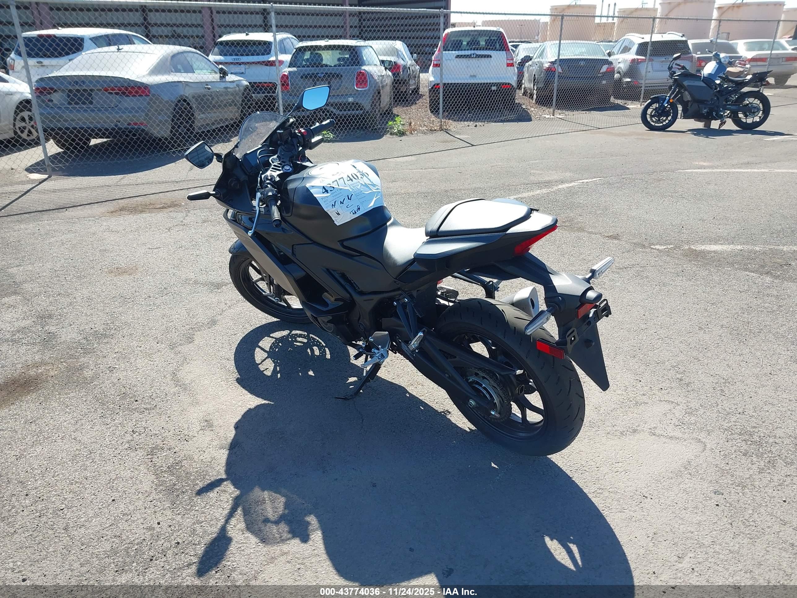 YAMAHA YFZ320 image 3