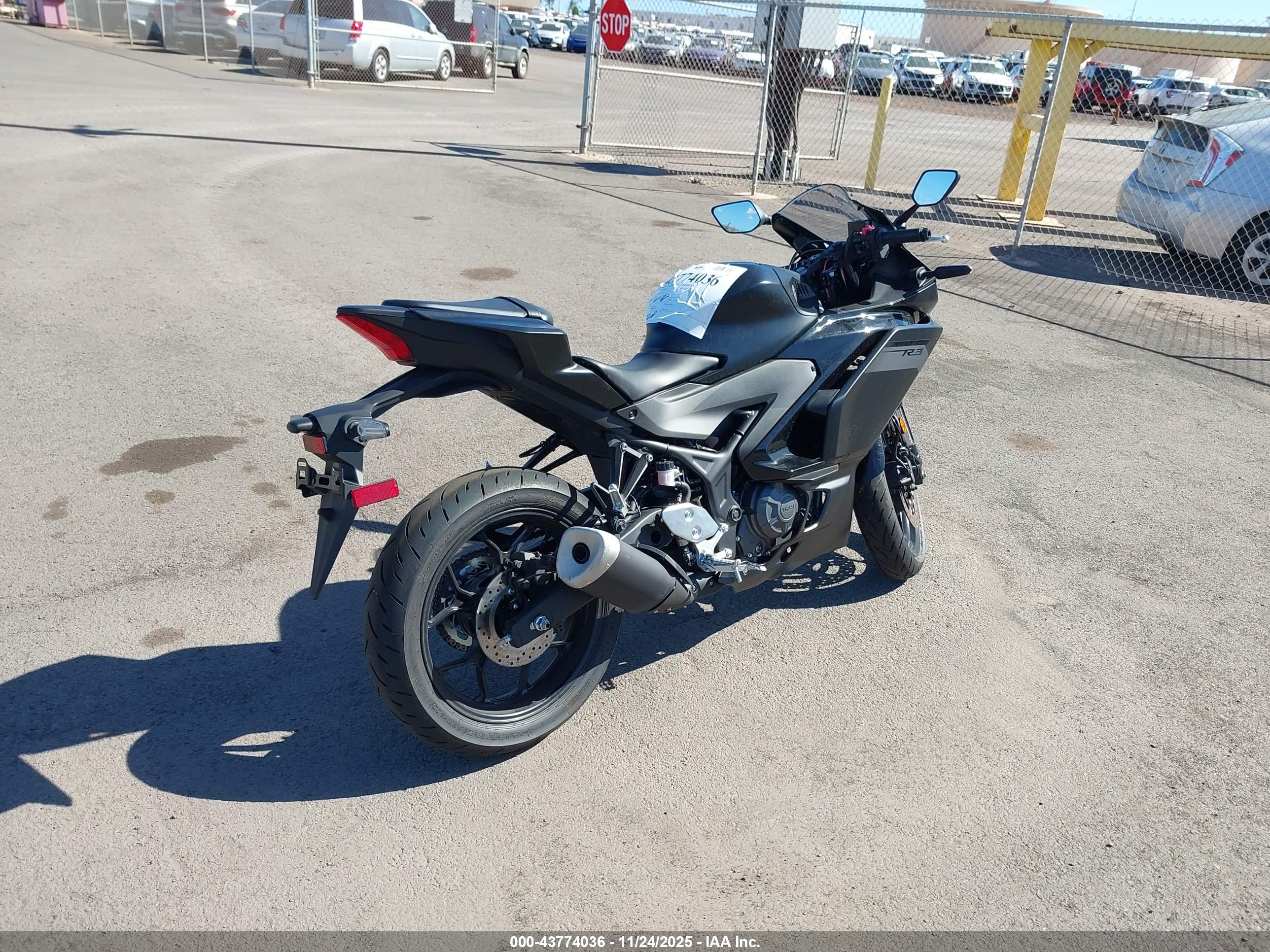 YAMAHA YFZ320 image 4