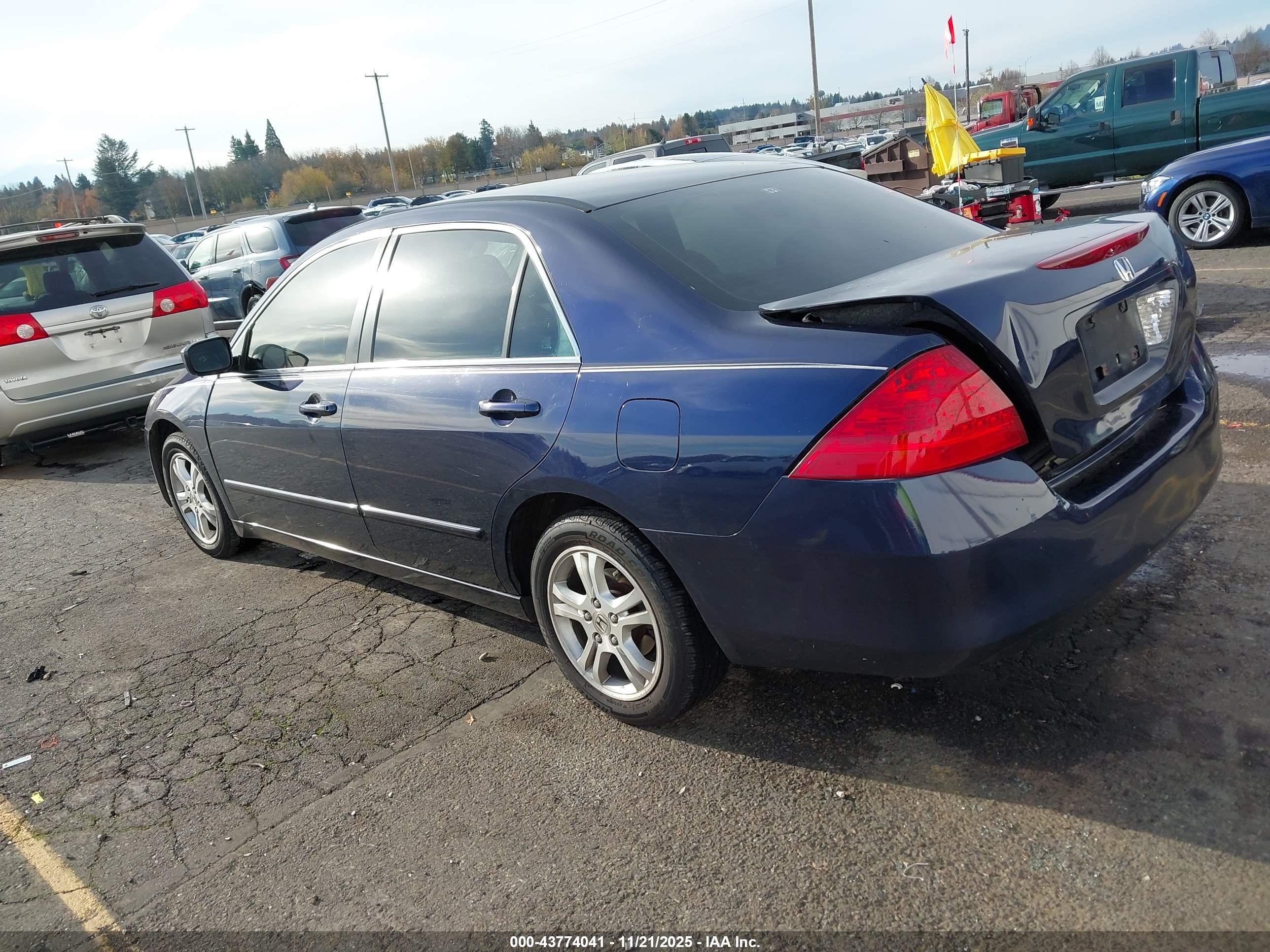 HONDA ACCORD image 3