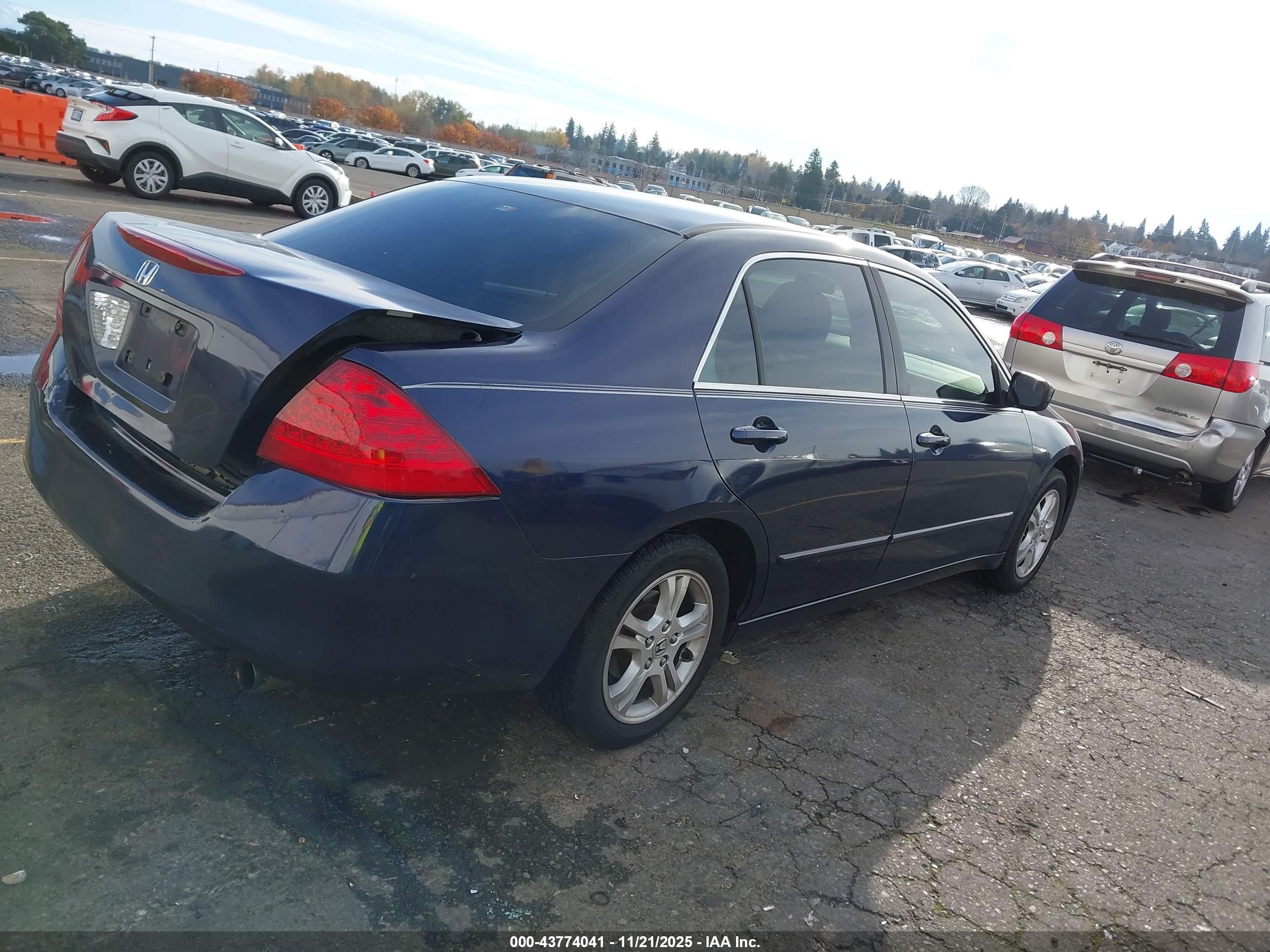 HONDA ACCORD image 4