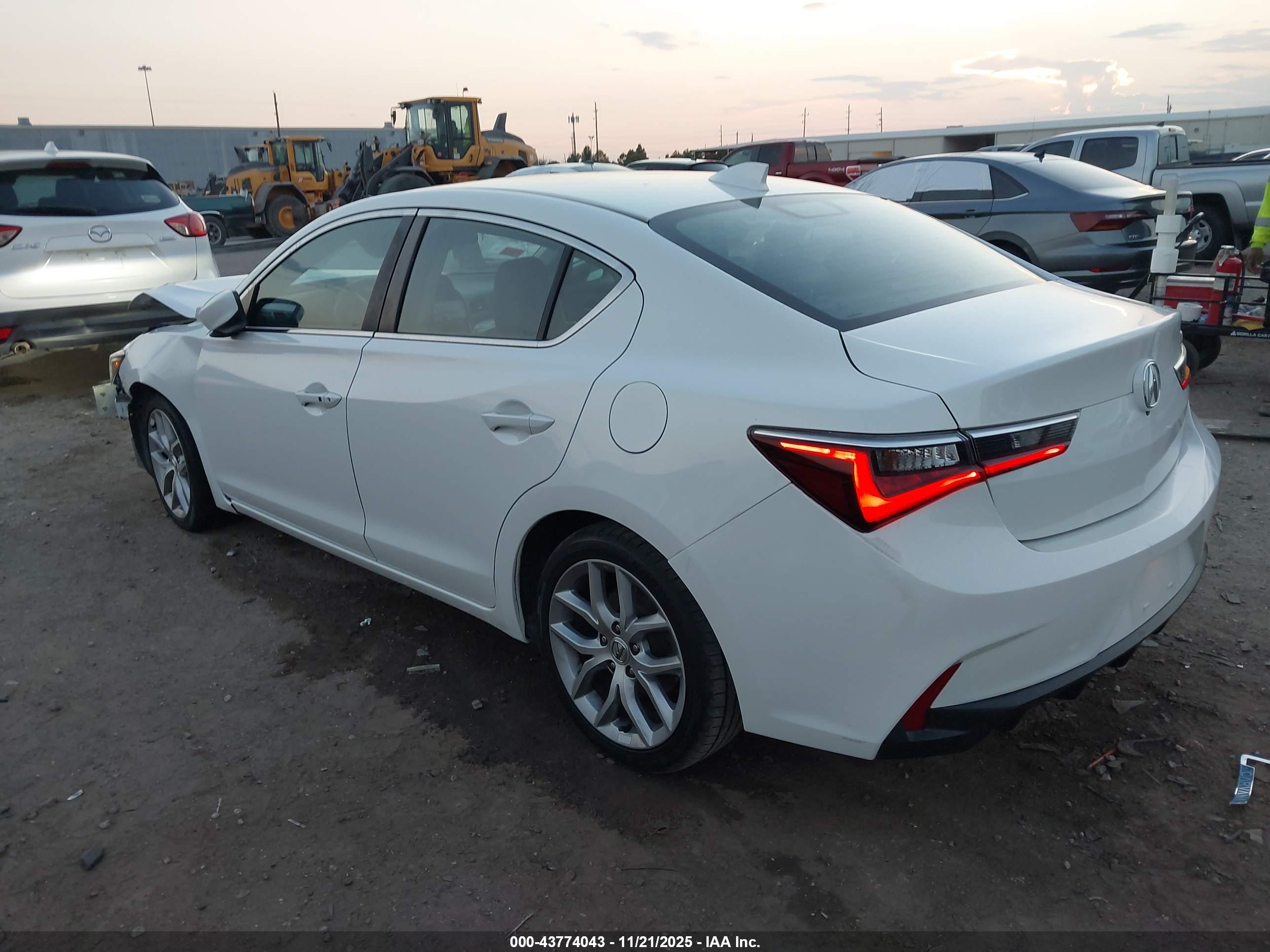 ACURA ILX image 3