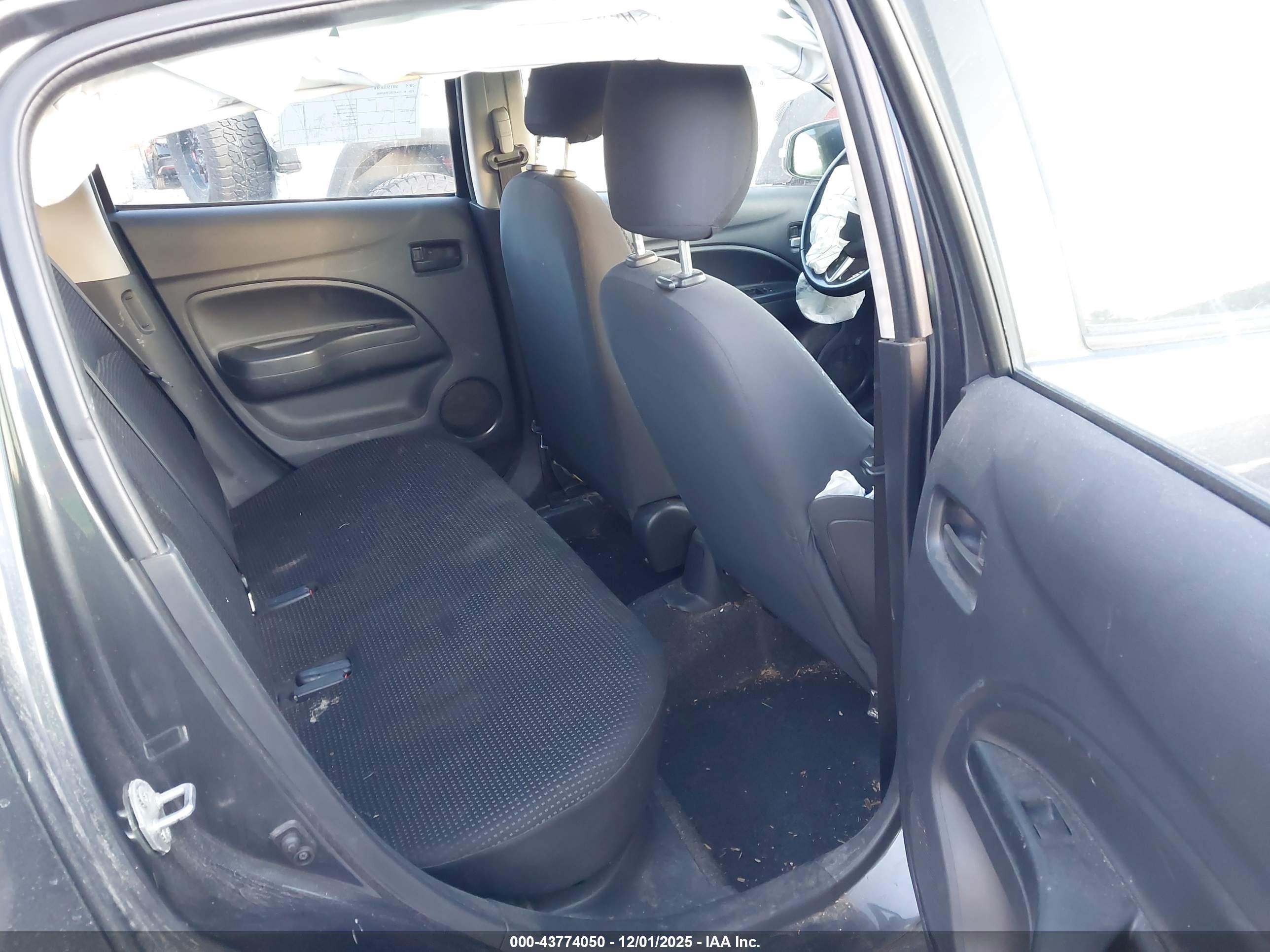 MITSUBISHI MIRAGE image 8