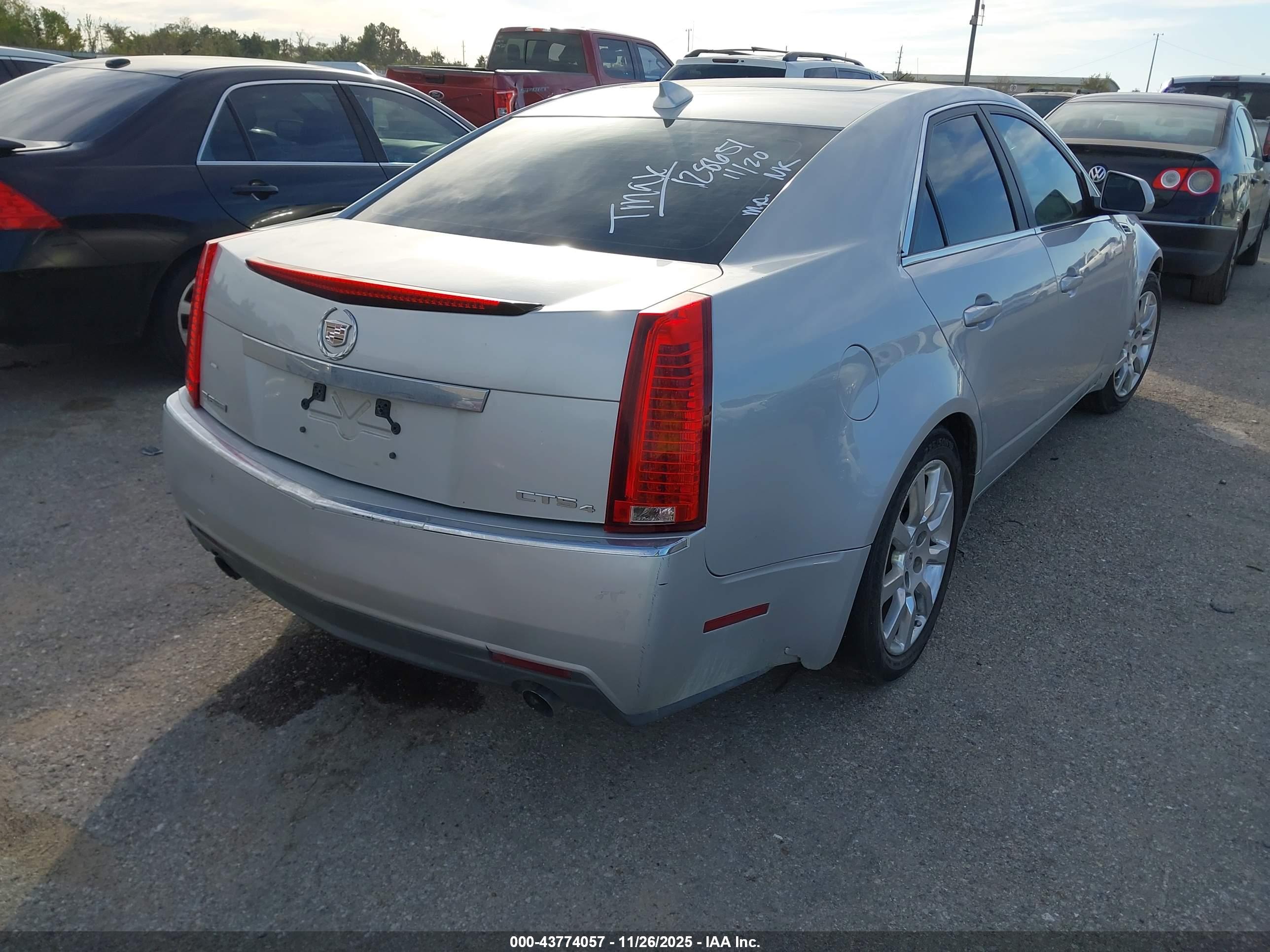 CADILLAC CTS image 4